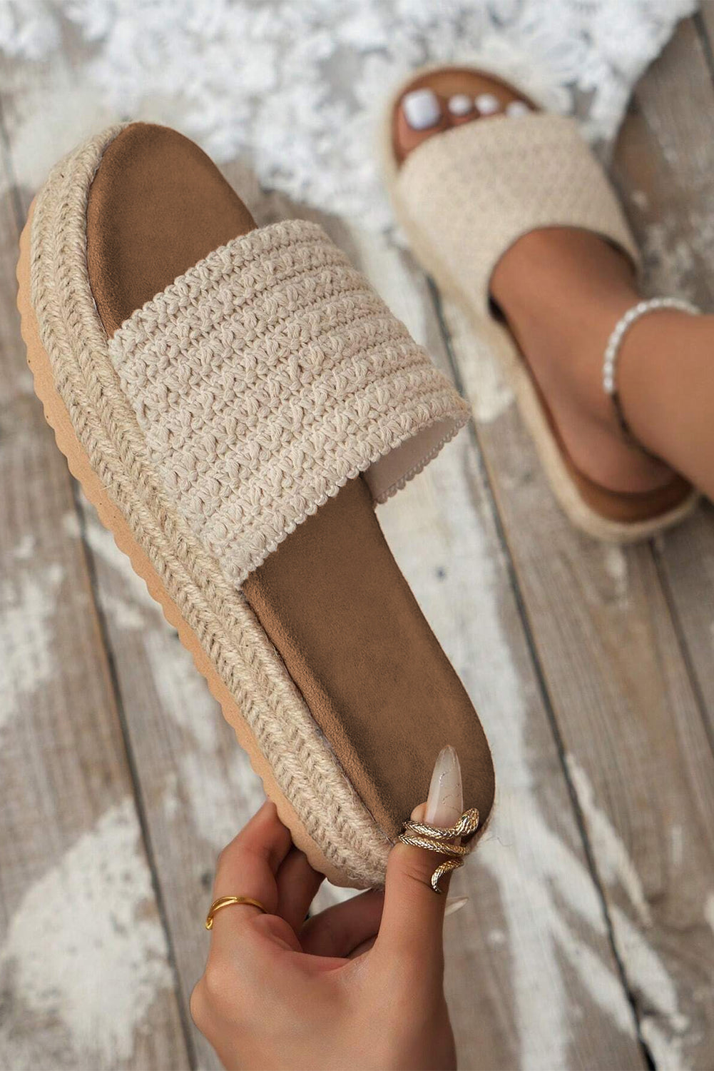 Vlogo Slippers White