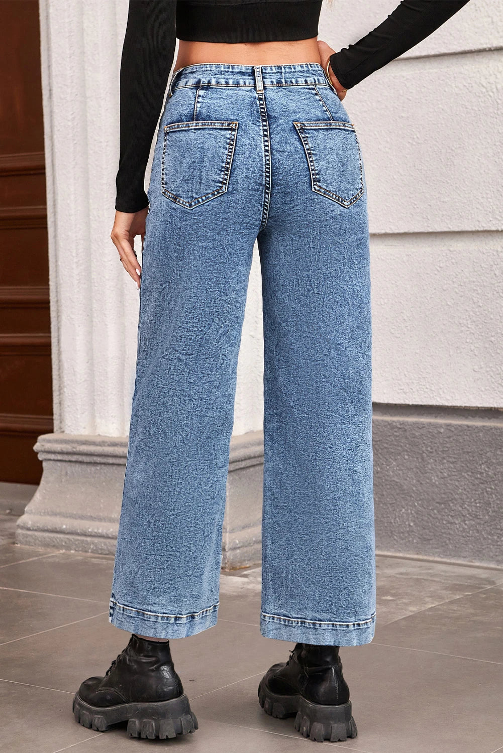 Chic Patch Pocket Straight Leg Loose Jeans