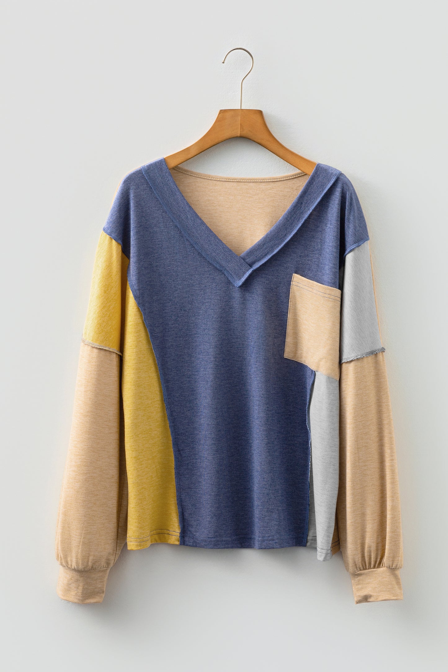 Four Leaf Clover Exposed Stitching Colorblock V Neck Long Sleeve Top