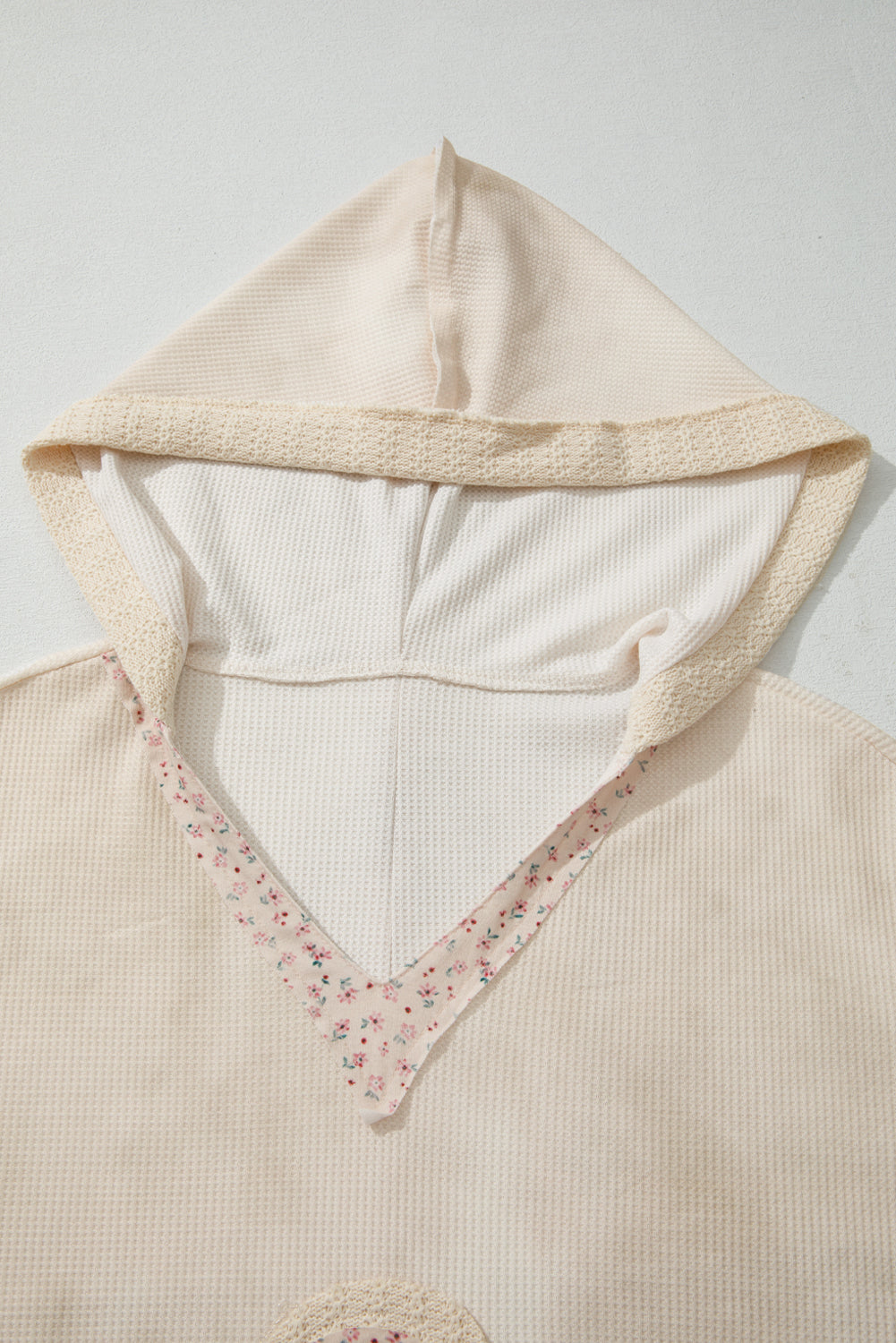 Beige Floral Patched Waffle Textured Colorblock V Neck Casual Hooded Top