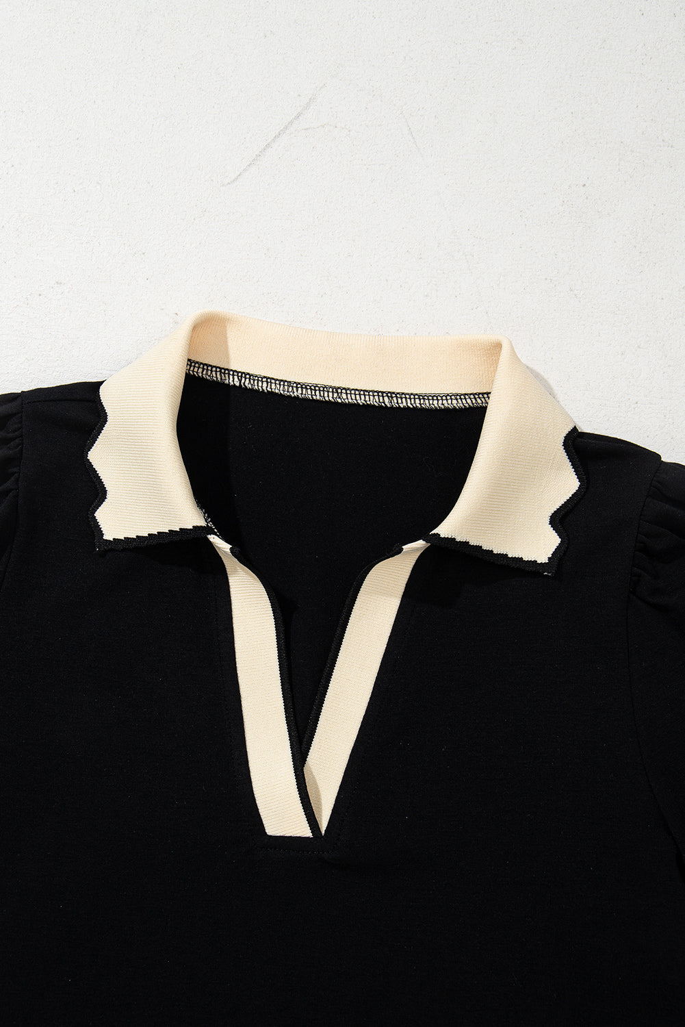 Black Color Contrast Collared V Neck Puff Sleeve Blouse
