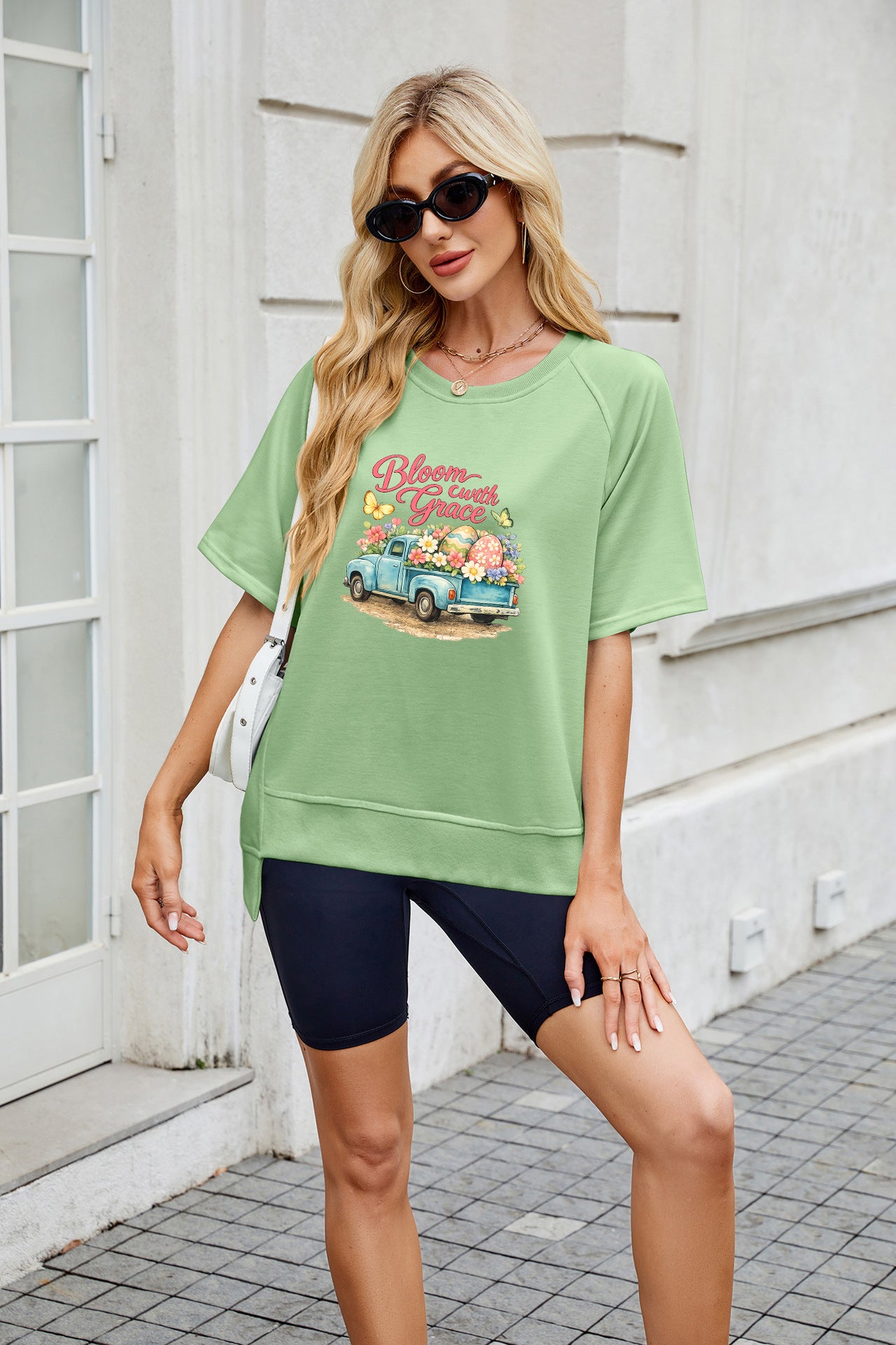 Easter Bunny Bow Graphic Casual Crewneck T-Shirt – Women's Relaxed Fit Spring Tee