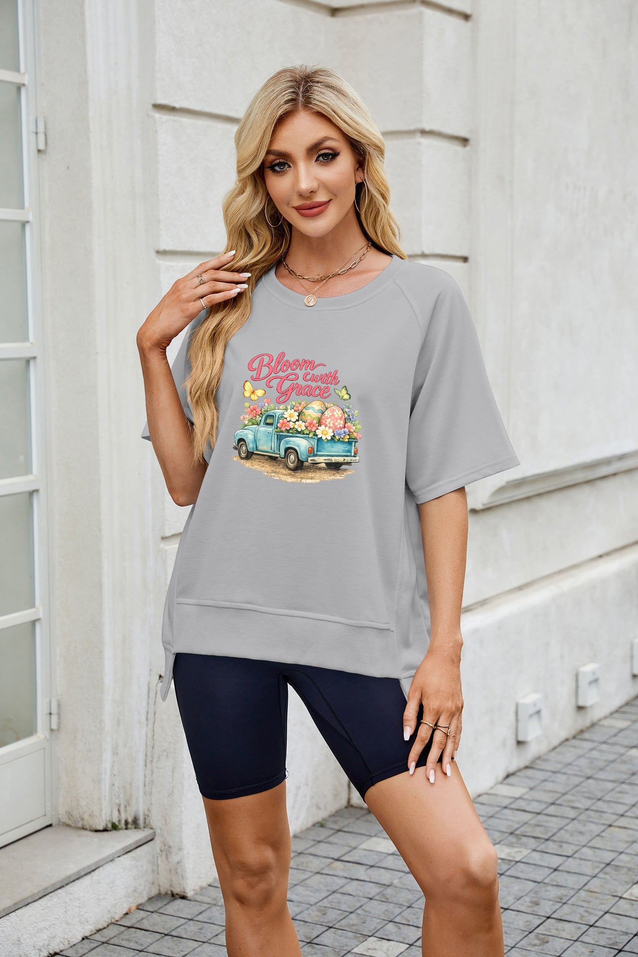 Easter Bunny Bow Graphic Casual Crewneck T-Shirt – Women's Relaxed Fit Spring Tee