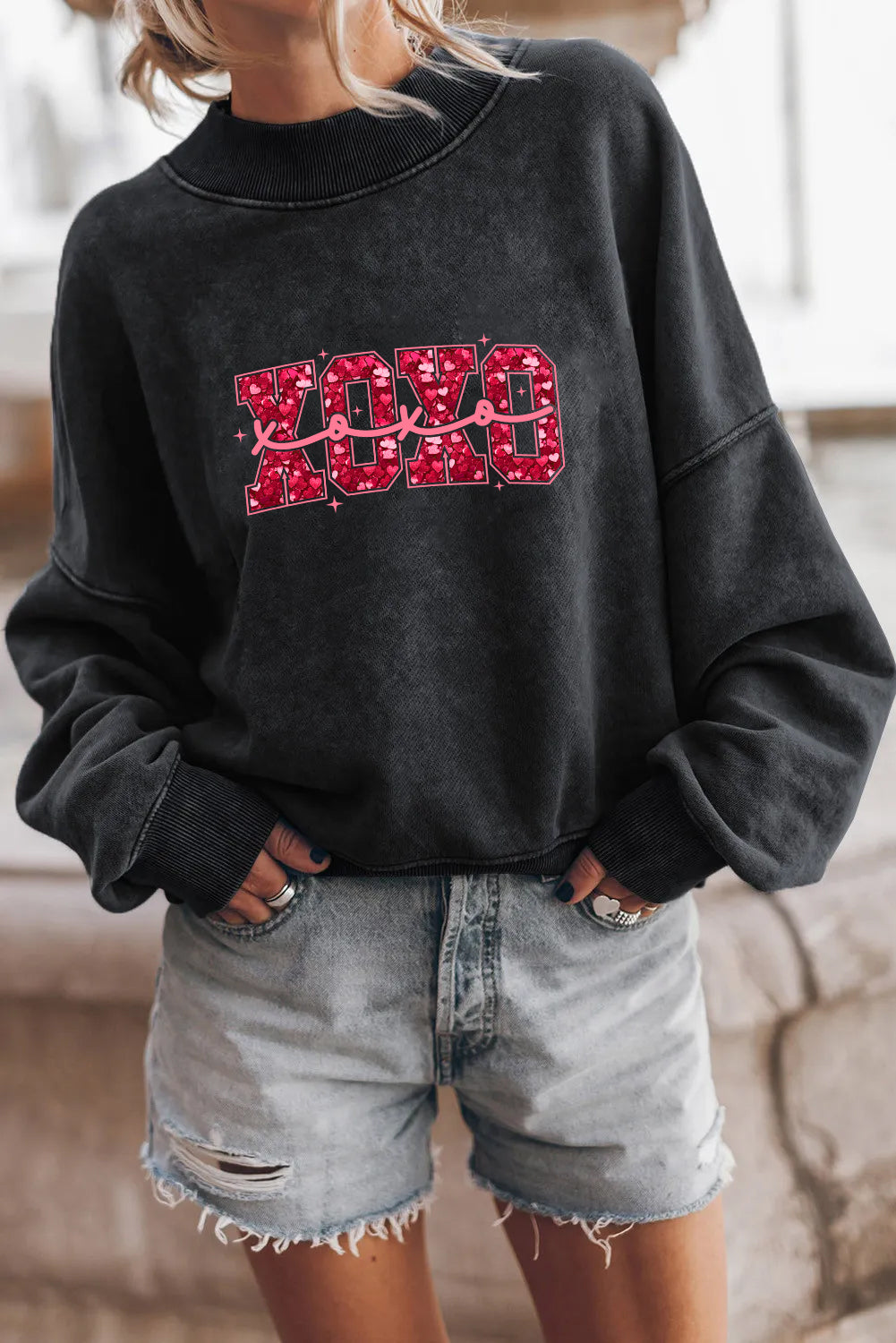 Valentine’s Day XOXO Floral Graphic Cozy Sweatshirt