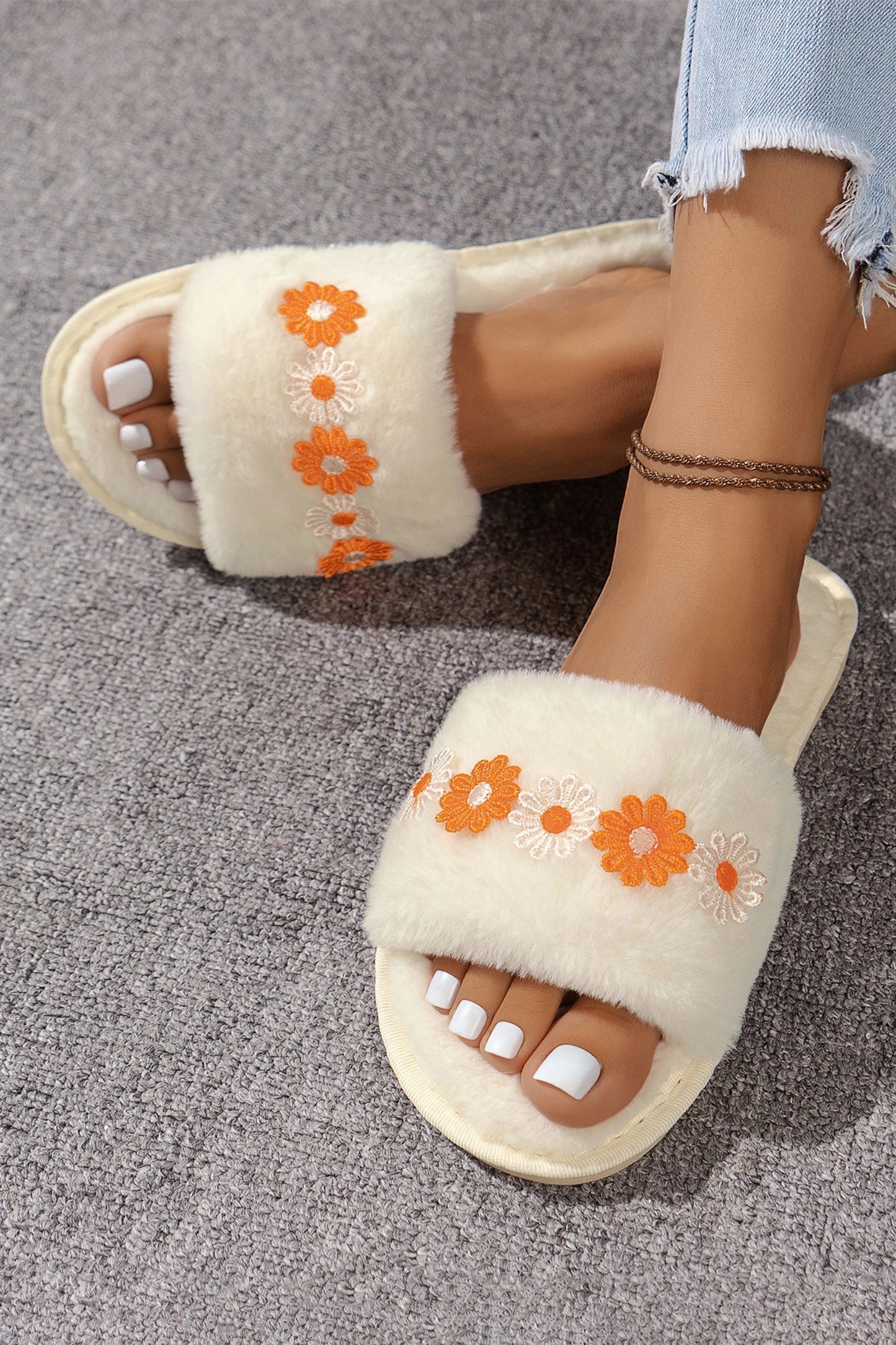 White Cute Daisy Flower Patched Plush Open Toe House Slippers
