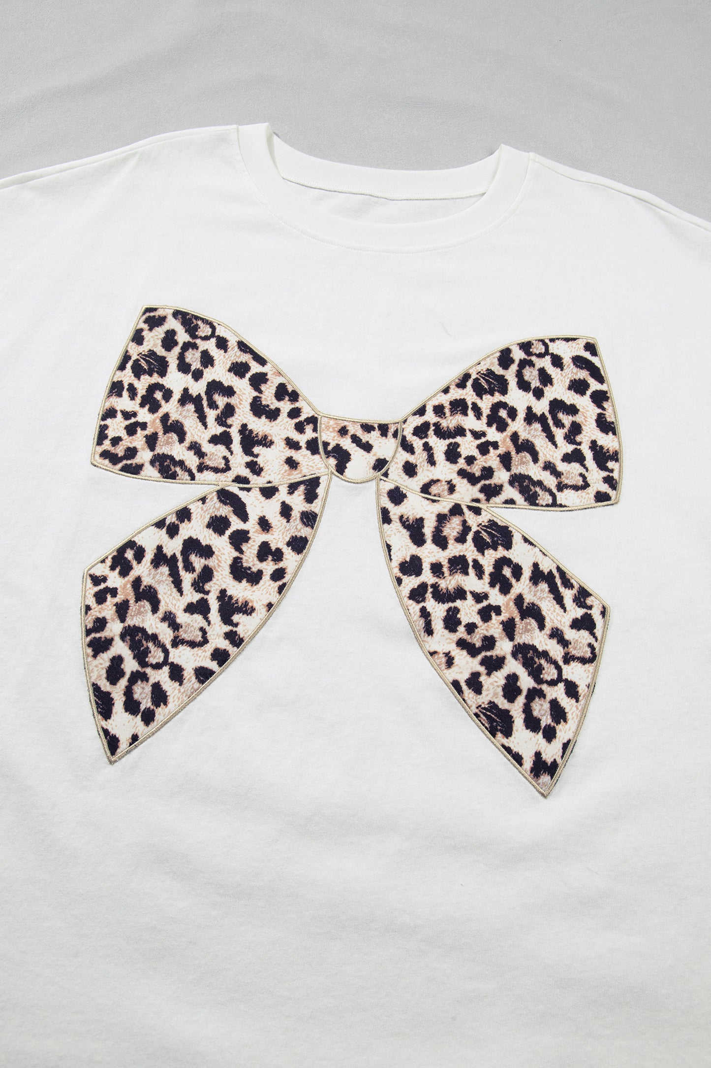 White Plus Size Leopard Bow Embroidered Patch Casual T Shirt