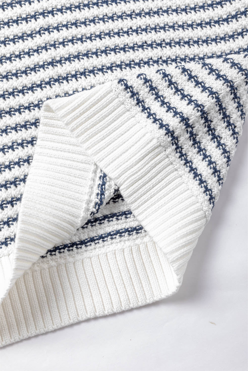 Stripe Ribbed Trim Loose Fit Knitted Sweater Vest