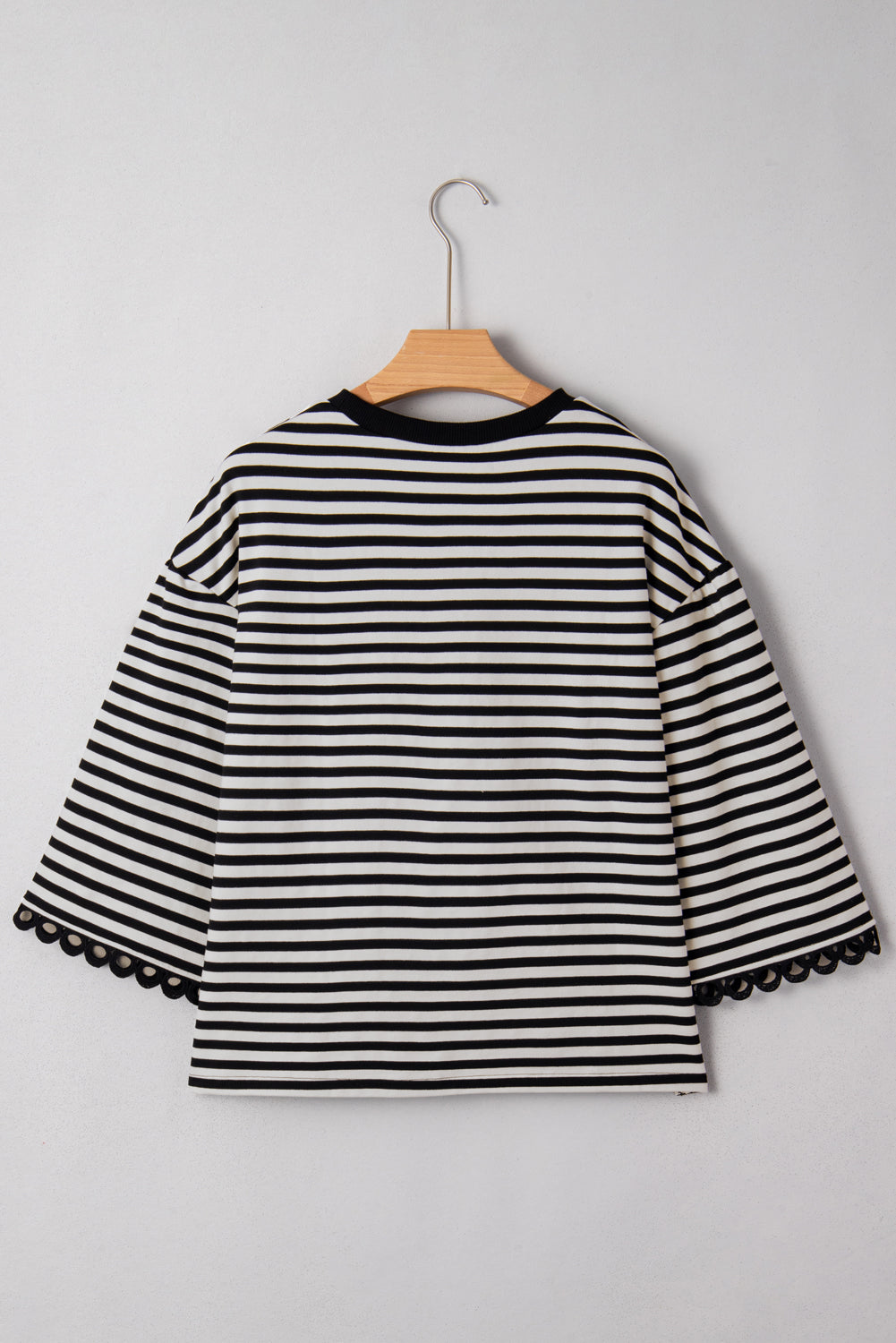 Black Striped Print Drop Shoulder Lace Trim Bracelet Sleeve Loose Top