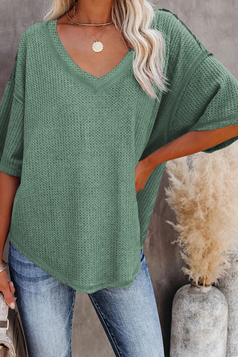 White Exposed Seam Half Sleeve Knitted V Neck Textured Top