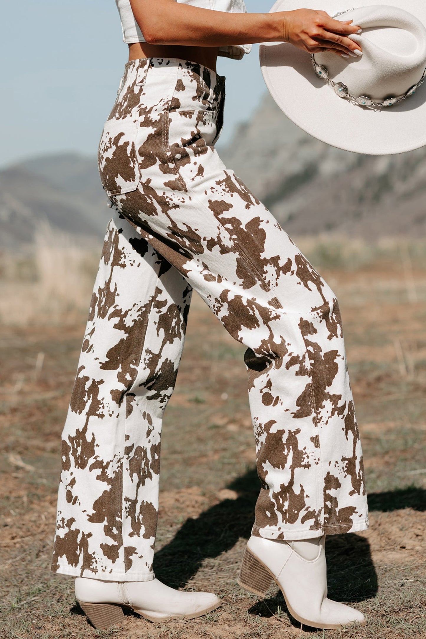 Brown Abstract Pattern Regular Fit Full-Length Western Style Jeans