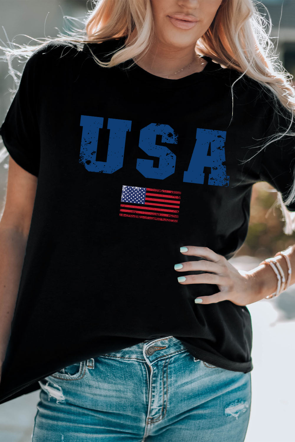 Simple USA Graphic Tee with Comfortable Crew Neck Fit