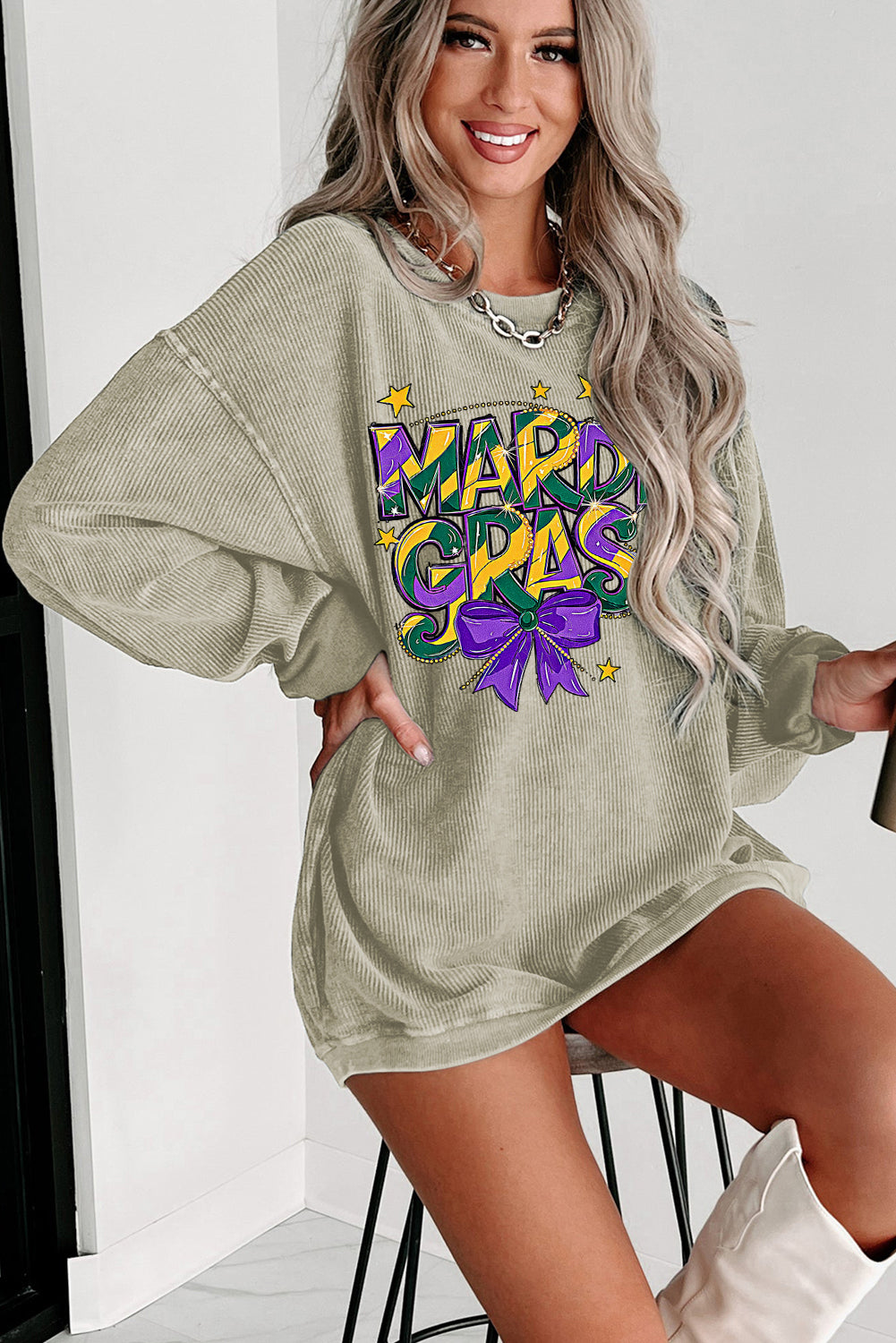 Mardi Gras Bow Graphic Ribbed Knit Round Neck Pullover Sweatshirt