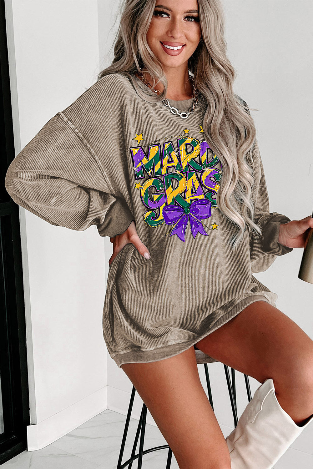 Mardi Gras Bow Graphic Ribbed Knit Round Neck Pullover Sweatshirt