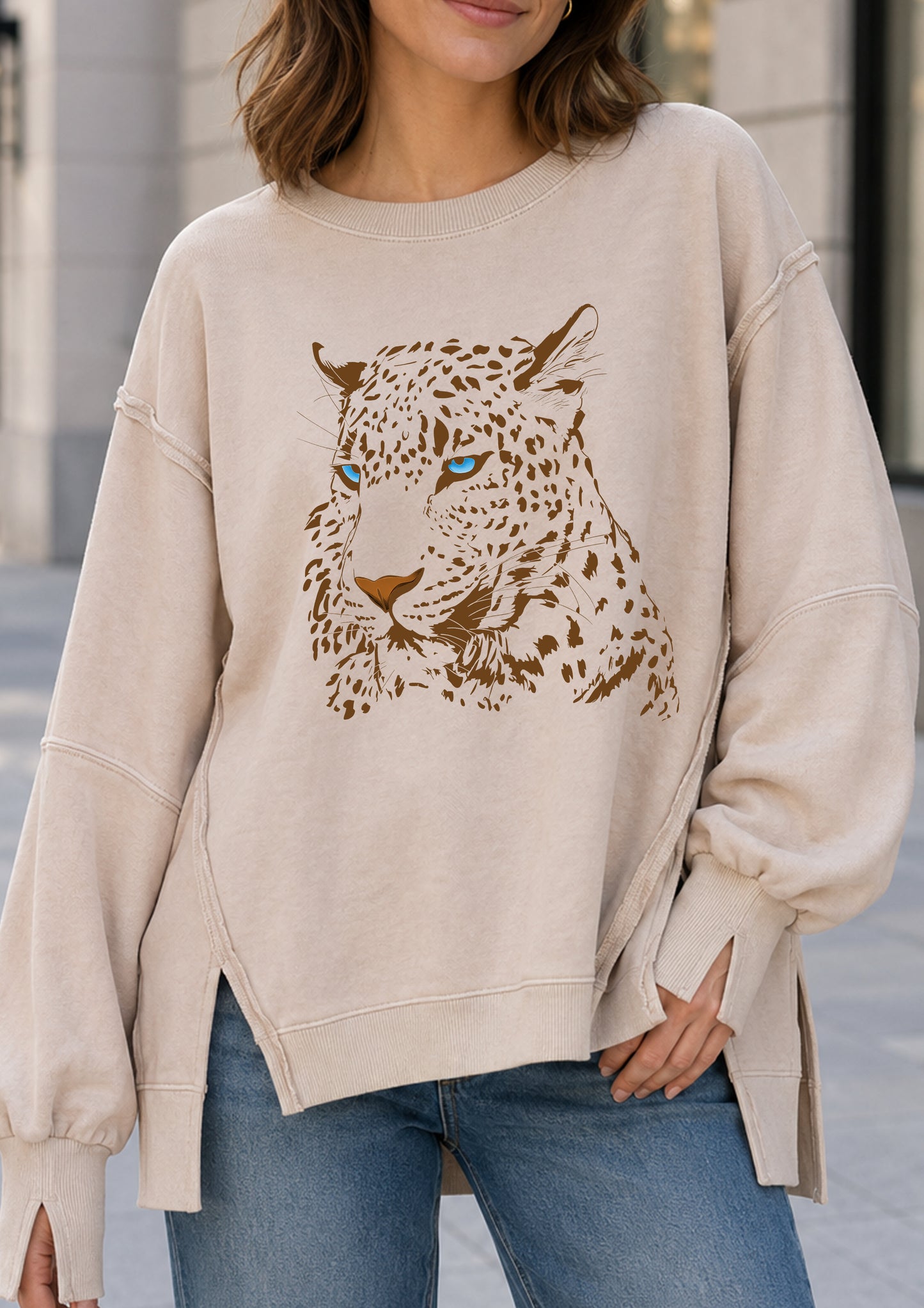 Leopard Graphic Exposed Seam Oversized Sweatshirt