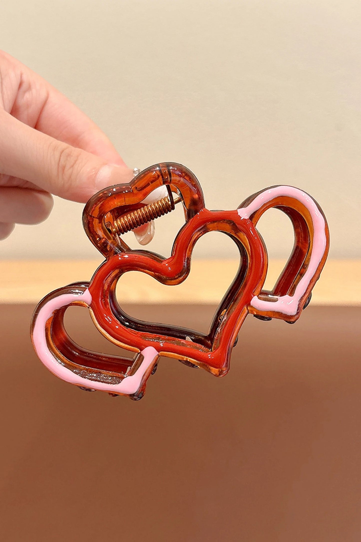 Bonbon Hollowed Heart Design Color Contrasted Acrylic Hair Claw Clip