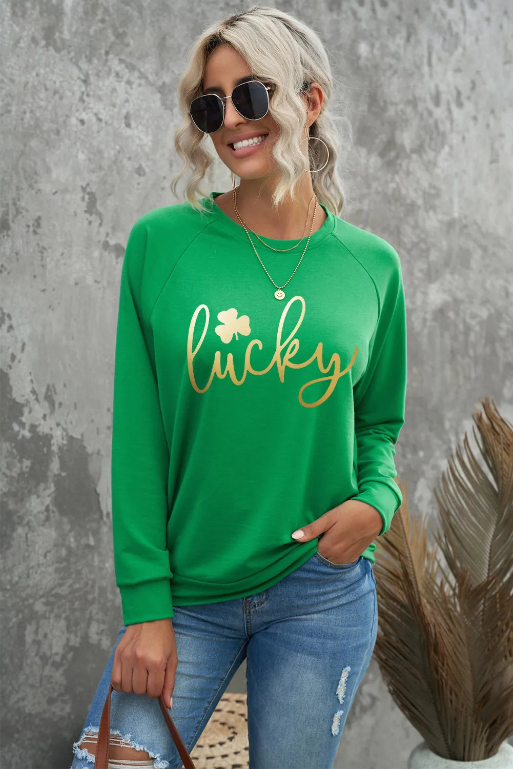 Green Lucky Glitter Graphic Raglan Sleeve Pullover Sweatshirt