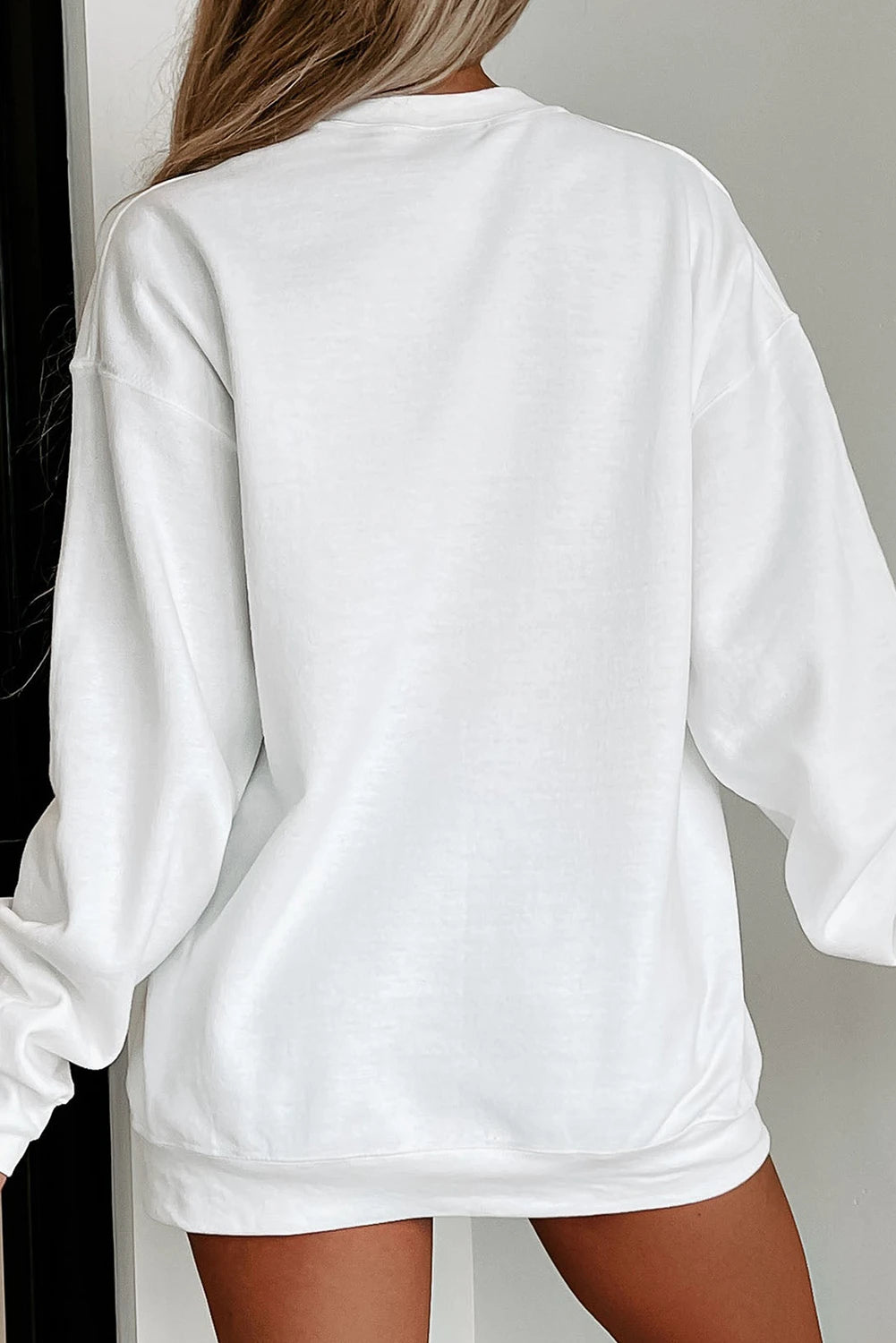 White Chenille Bowknot Graphic Drop Shoulder Baggy Sweatshirt