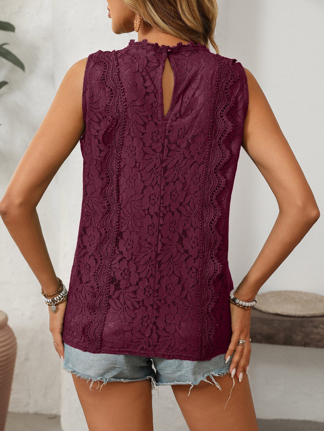 Women's Lace Trim V-Neck Sleeveless Tank Top