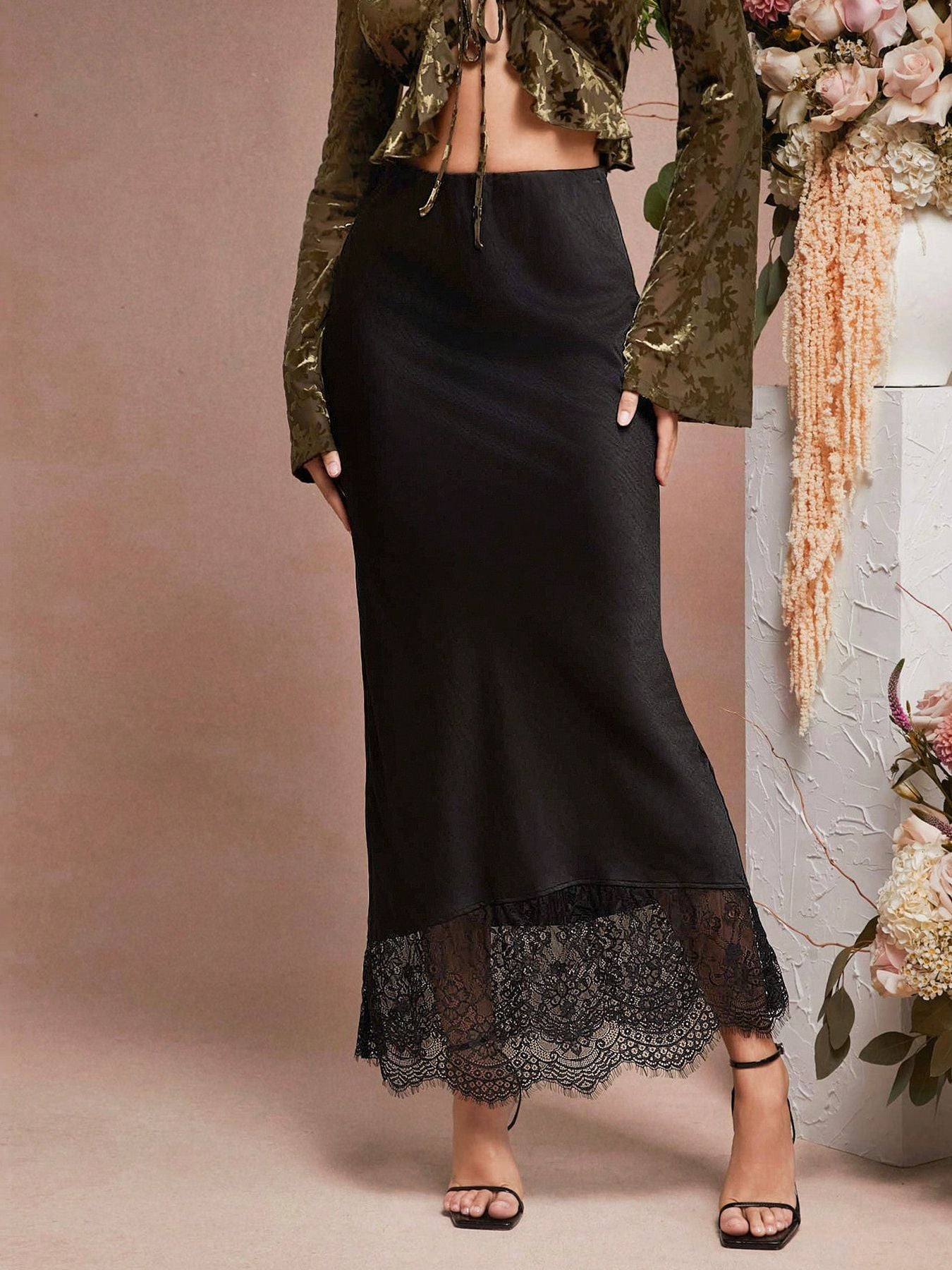 Women’s Satin Lace Trim Mermaid Midi Skirt
