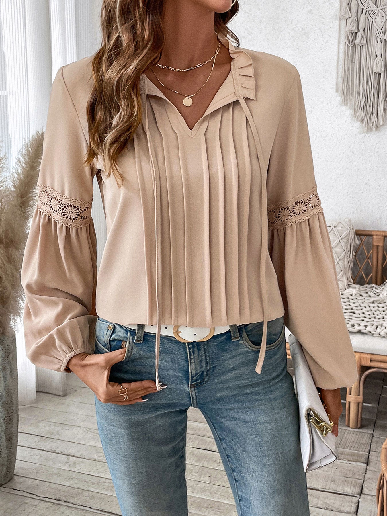 Elegant White Lace V-Neck Pleated Blouse for Spring & Fall