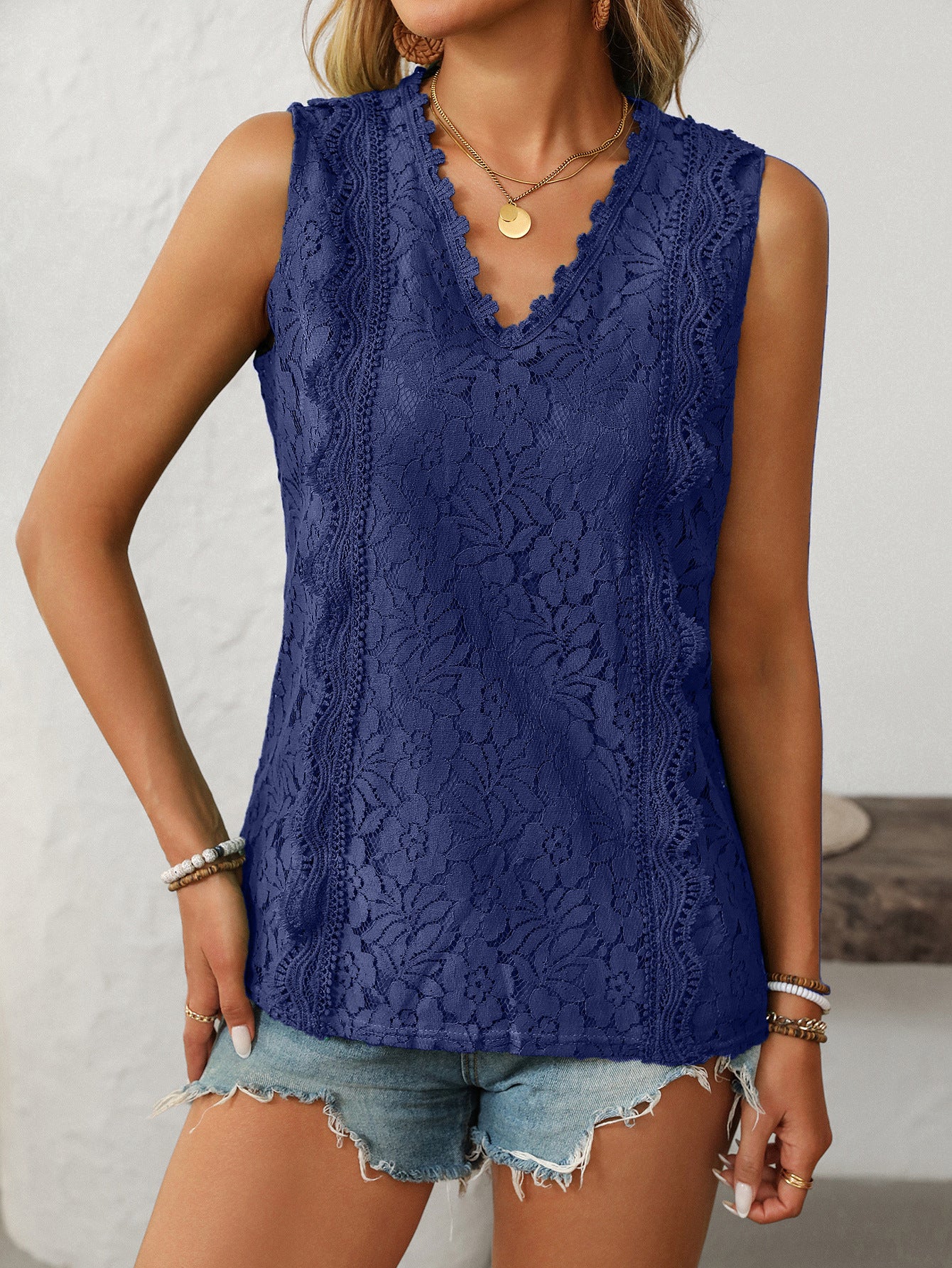 Women's Lace Trim V-Neck Sleeveless Tank Top
