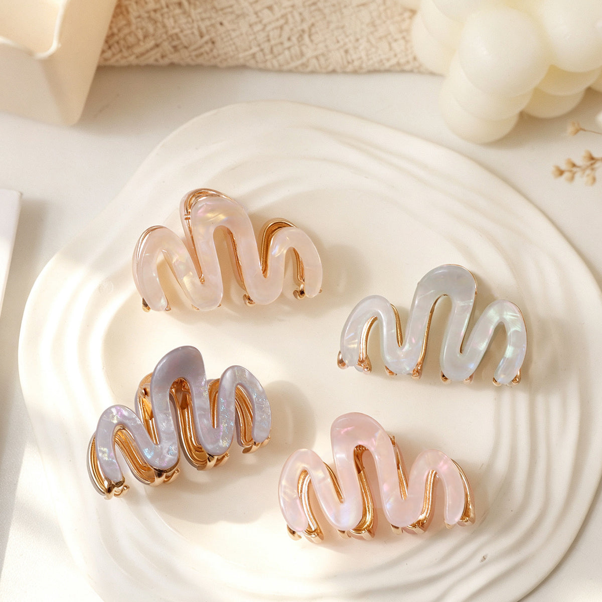 Pearlescent Wave M Shape Hair Claw Clip