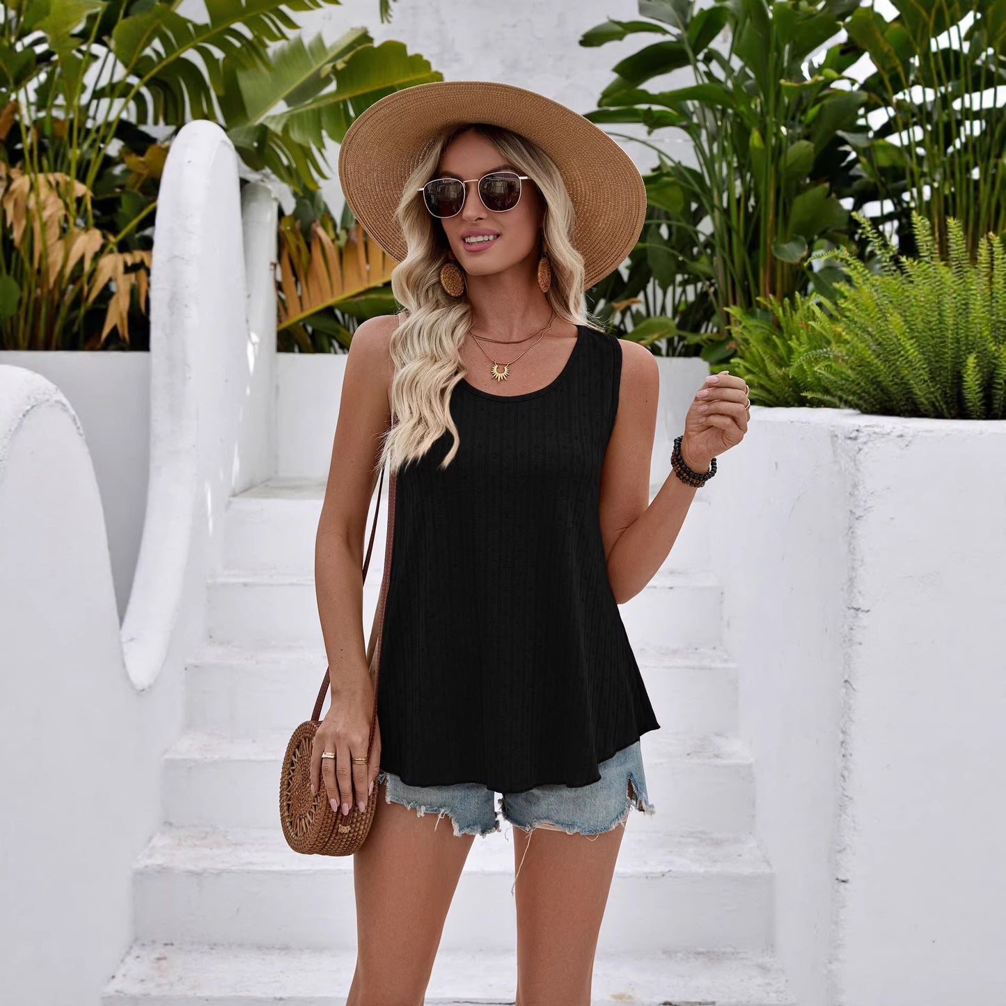 Women’s Ribbed Sleeveless Loose Fit Tank Top Tee