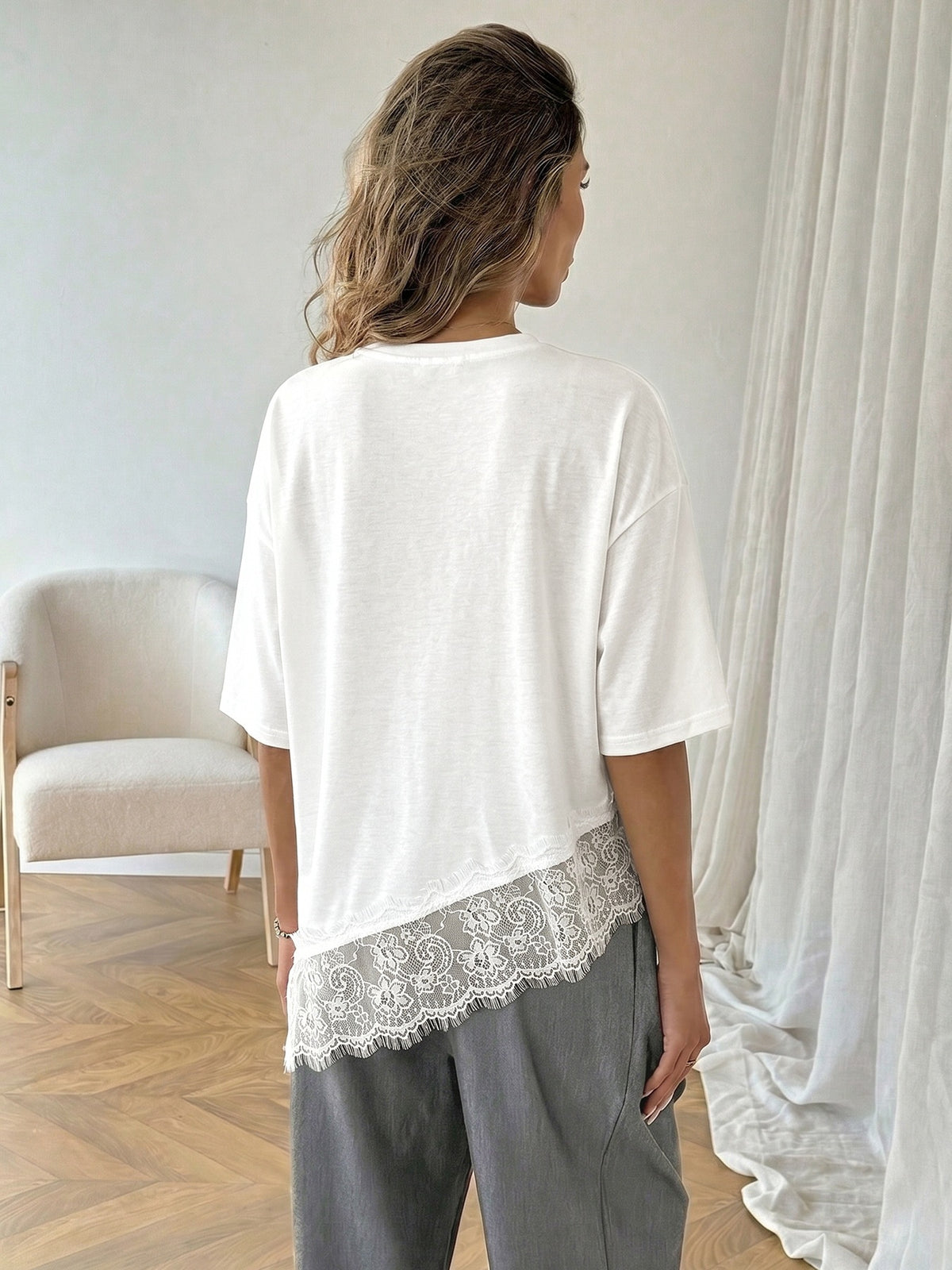 Women's White Lace Hem Loose Casual Short Sleeve Tee