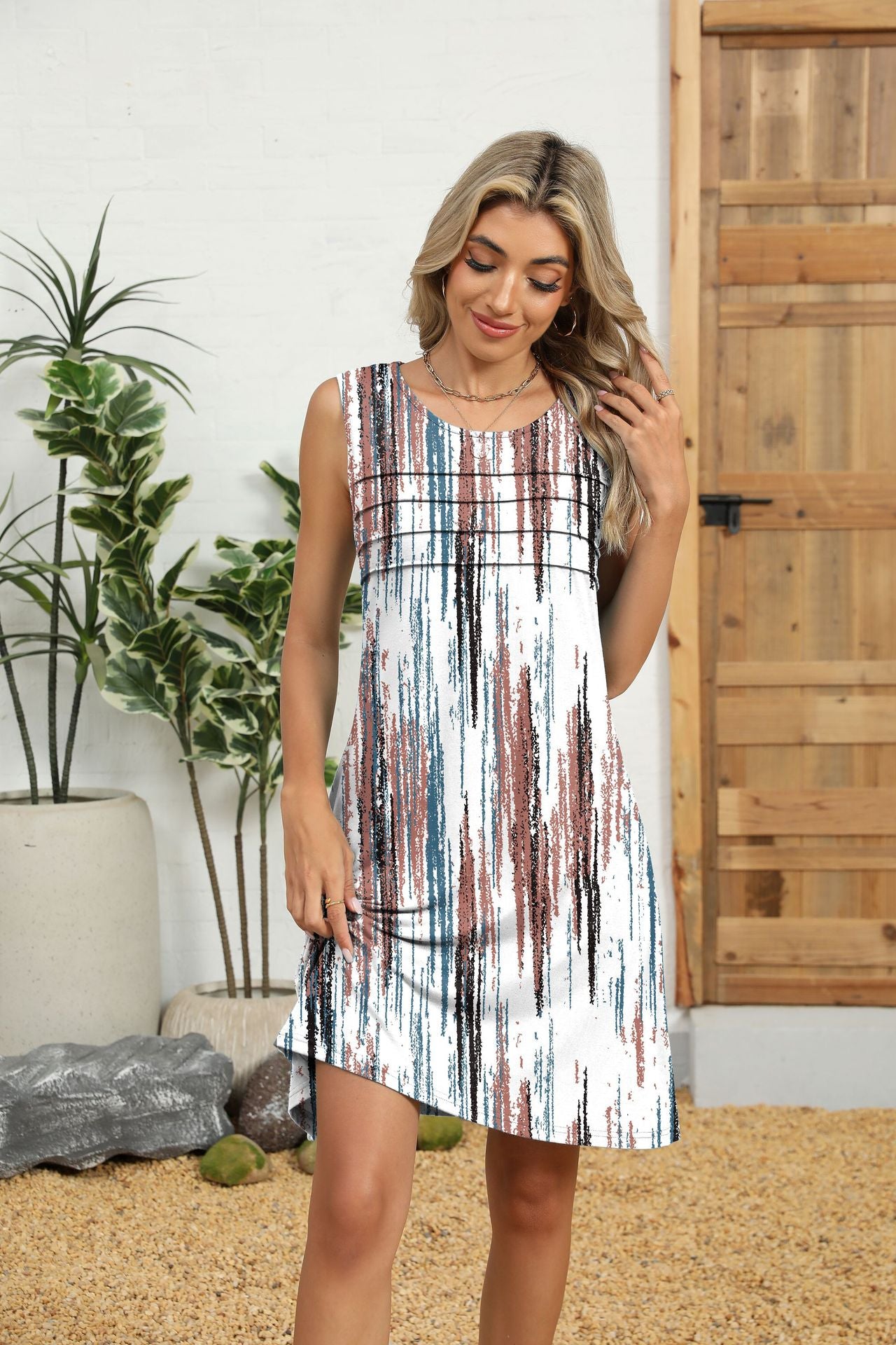 Loose Fit Scoop Neck Sundress with Graphic Print