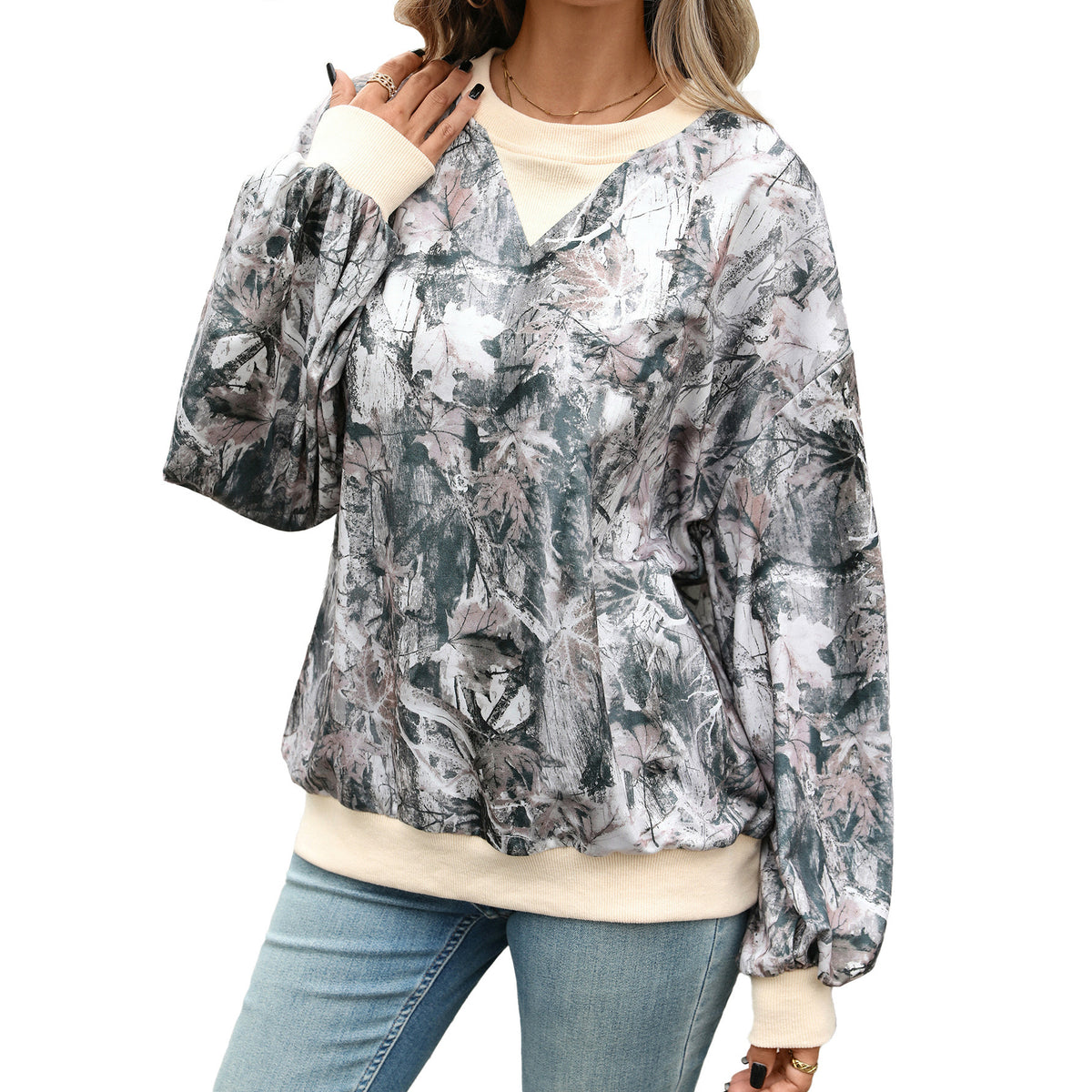 Women's Oversized Crewneck Camo Leaf Sweatshirt