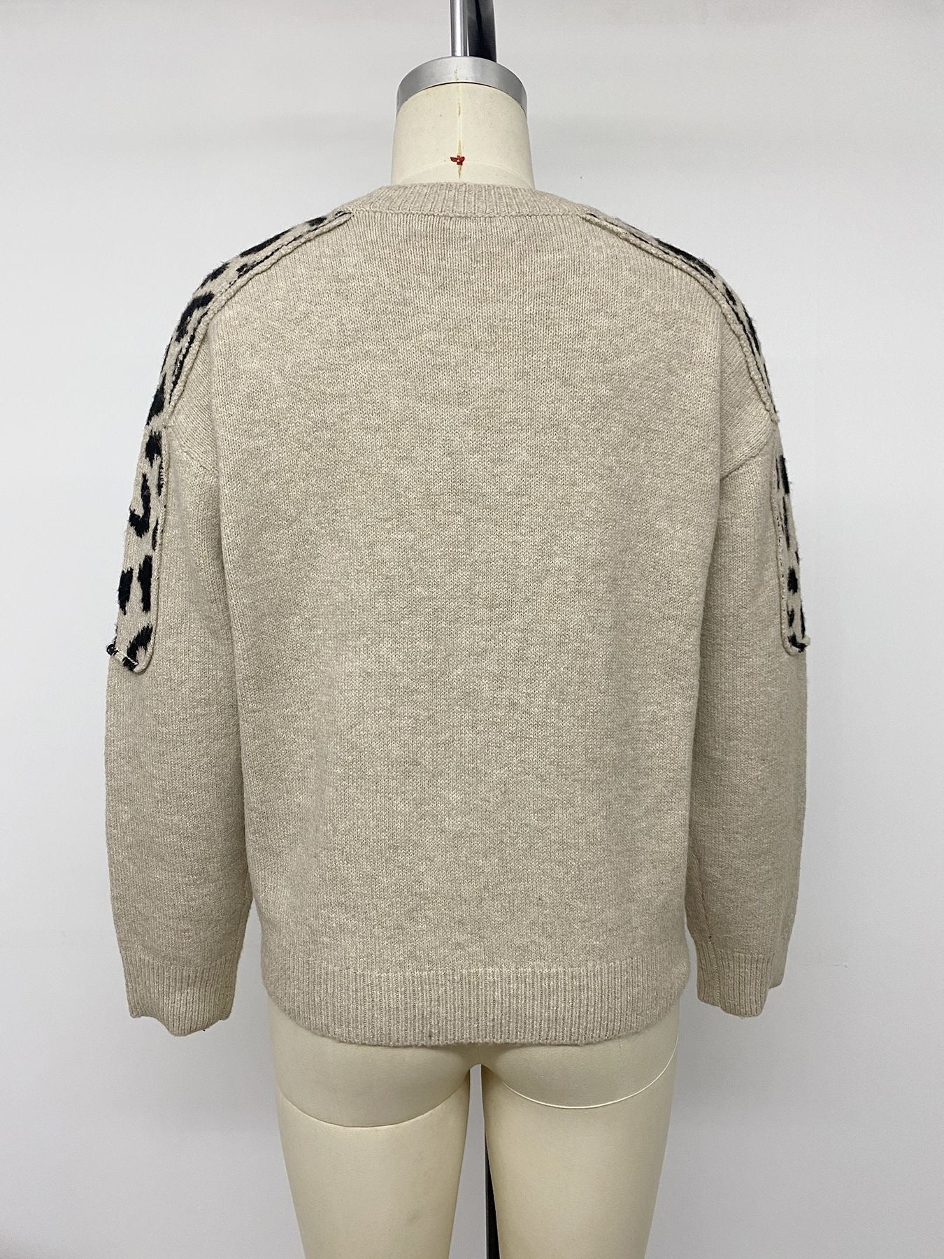 Leopard Contrast Knit Sweater Crew Neck Long Sleeve