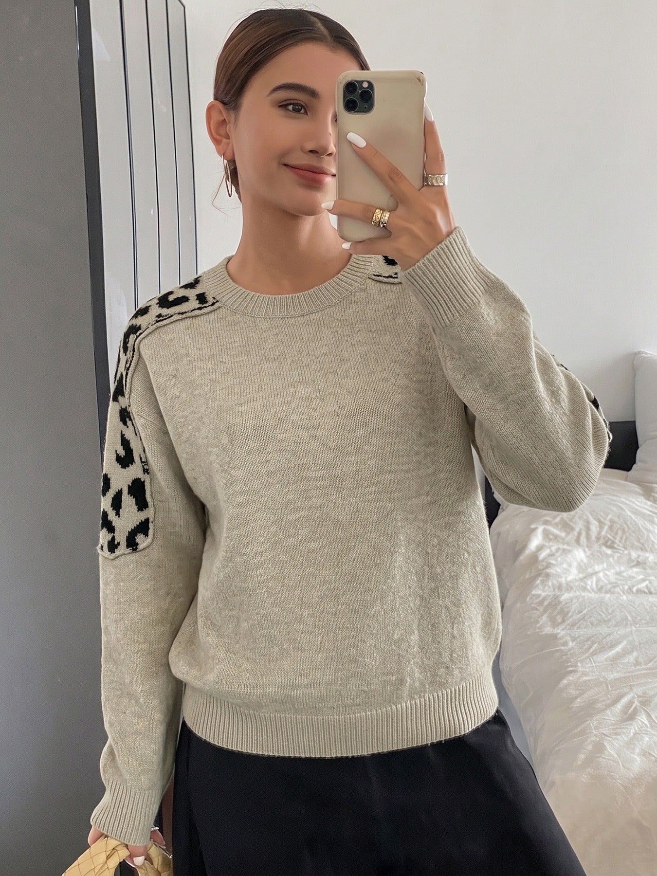 Leopard Contrast Knit Sweater Crew Neck Long Sleeve