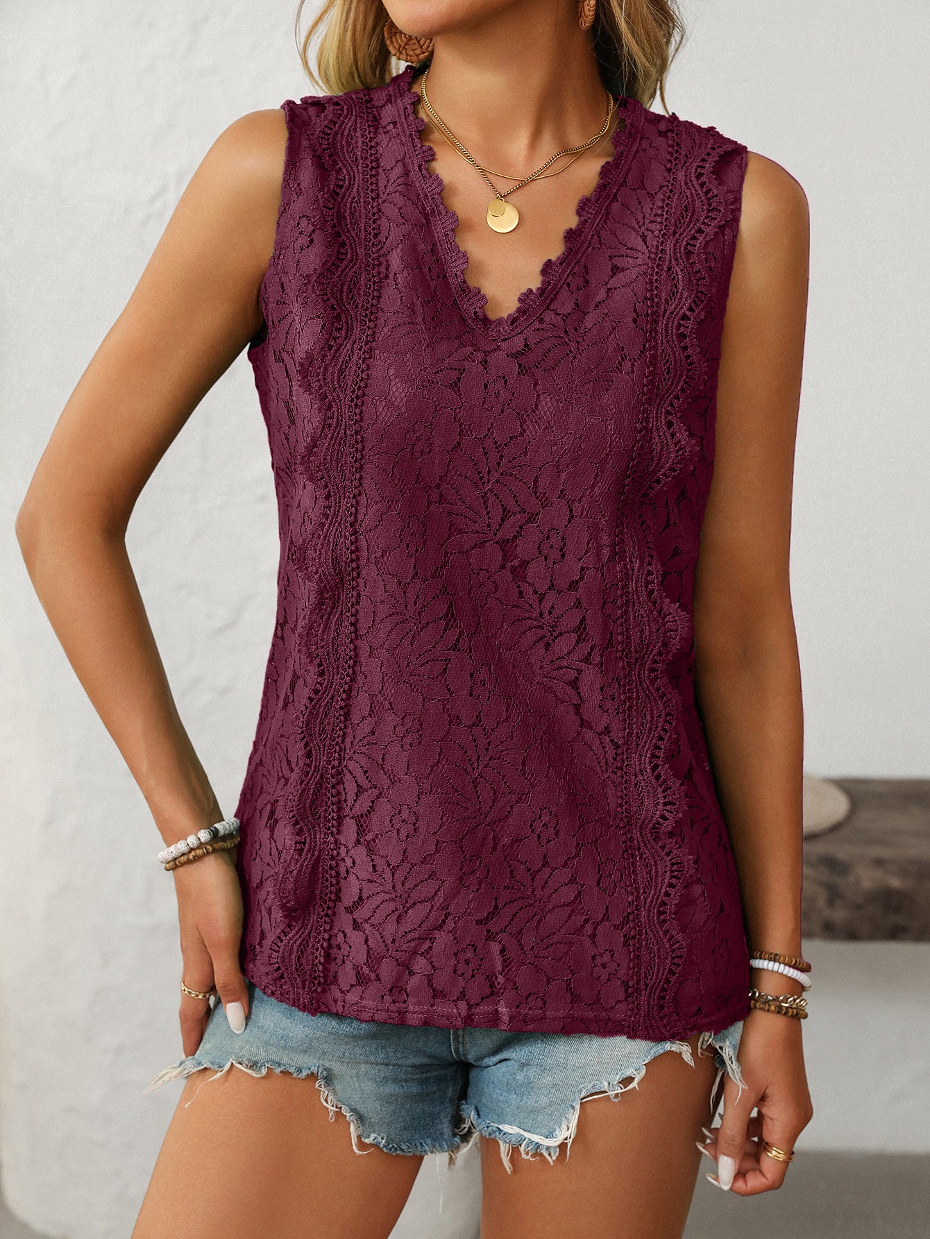 Women's Lace Trim V-Neck Sleeveless Tank Top