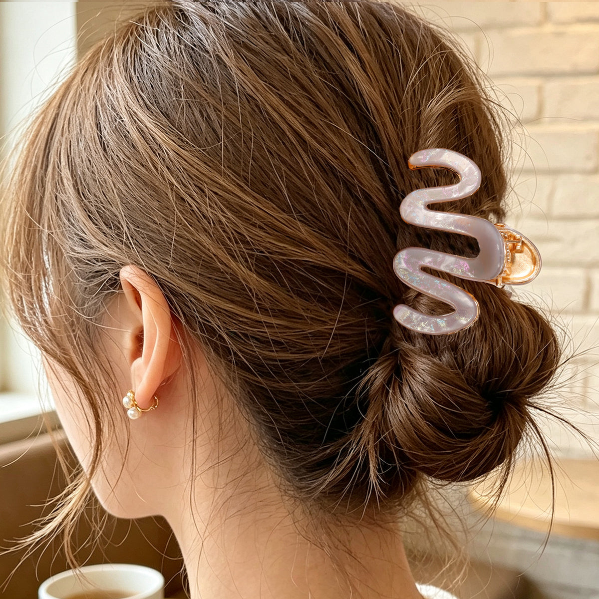 Pearlescent Wave M Shape Hair Claw Clip