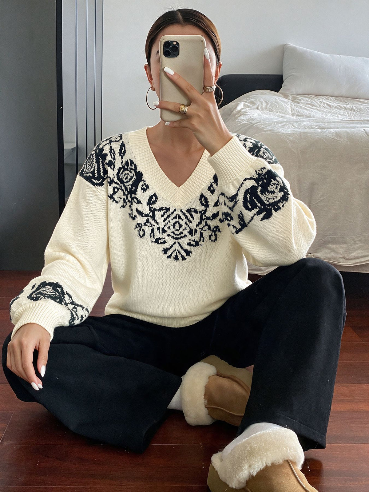Women's Oversized V-Neck Rose Sweater Vintage Knit Pullover