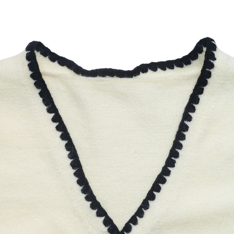 Women's Scalloped Trim V-Neck Button Knit Cardigan