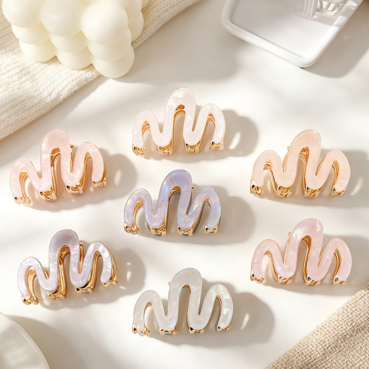 Pearlescent Wave M Shape Hair Claw Clip