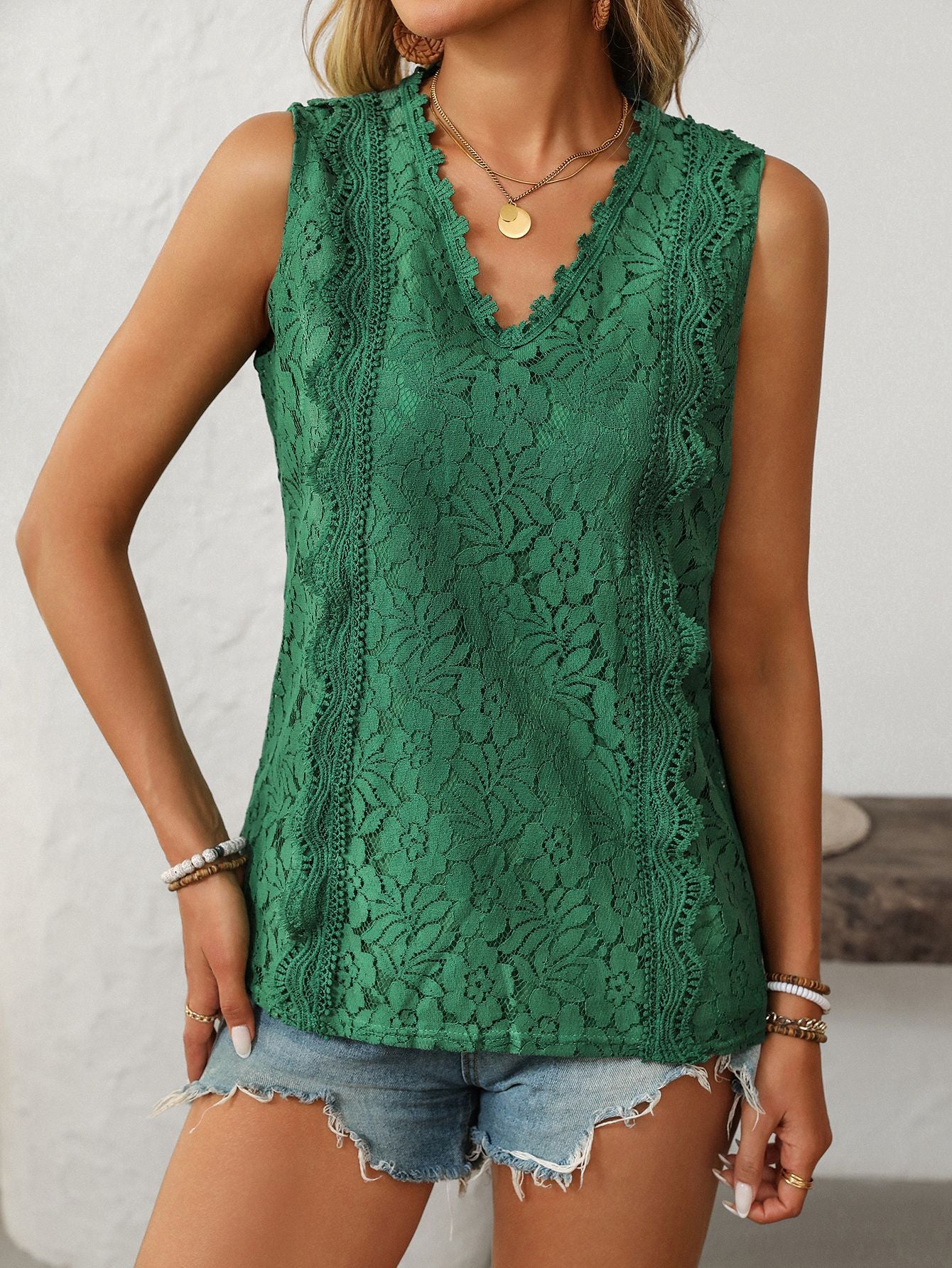 Women's Lace Trim V-Neck Sleeveless Tank Top