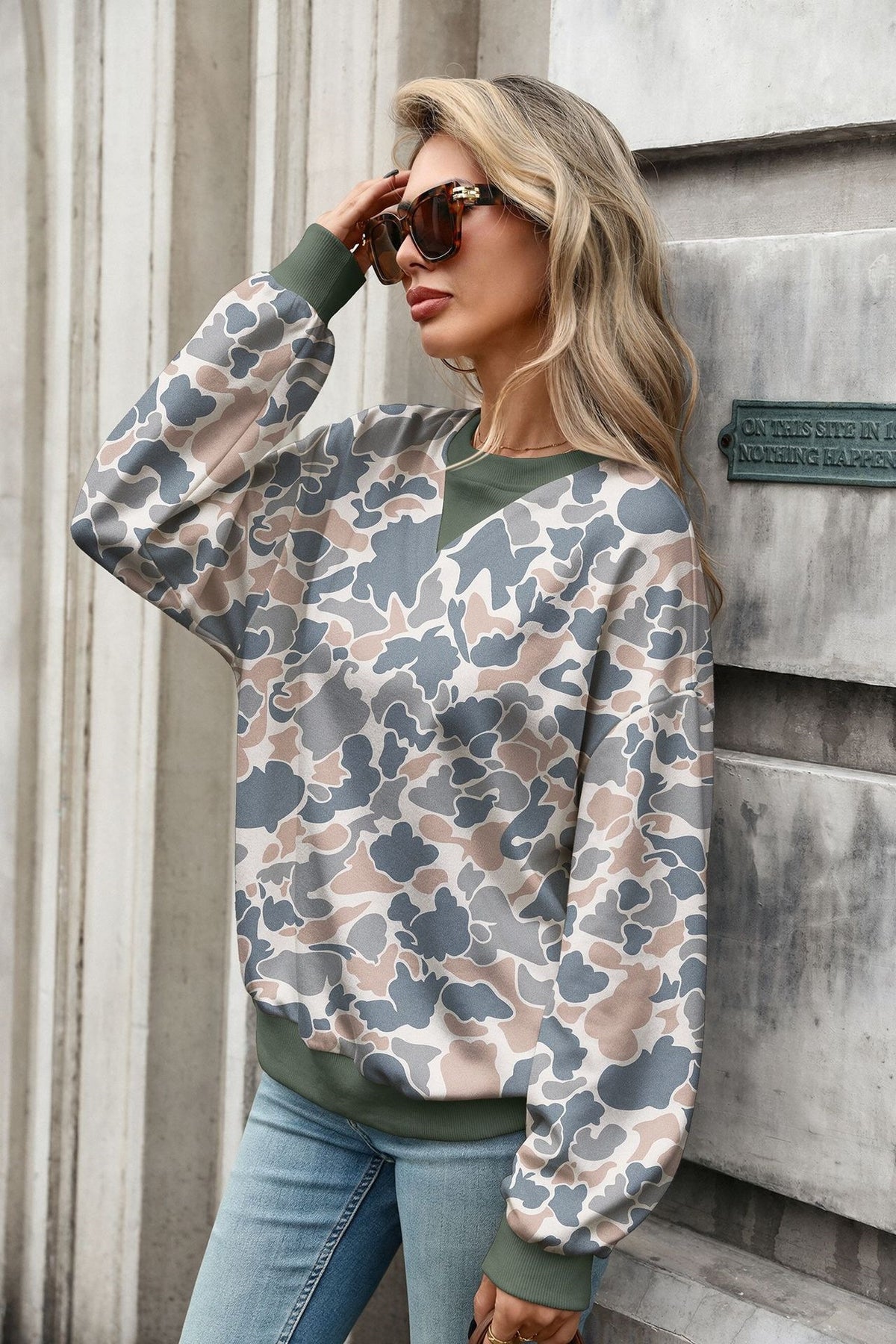 Women's Oversized Crewneck Camo Leaf Sweatshirt
