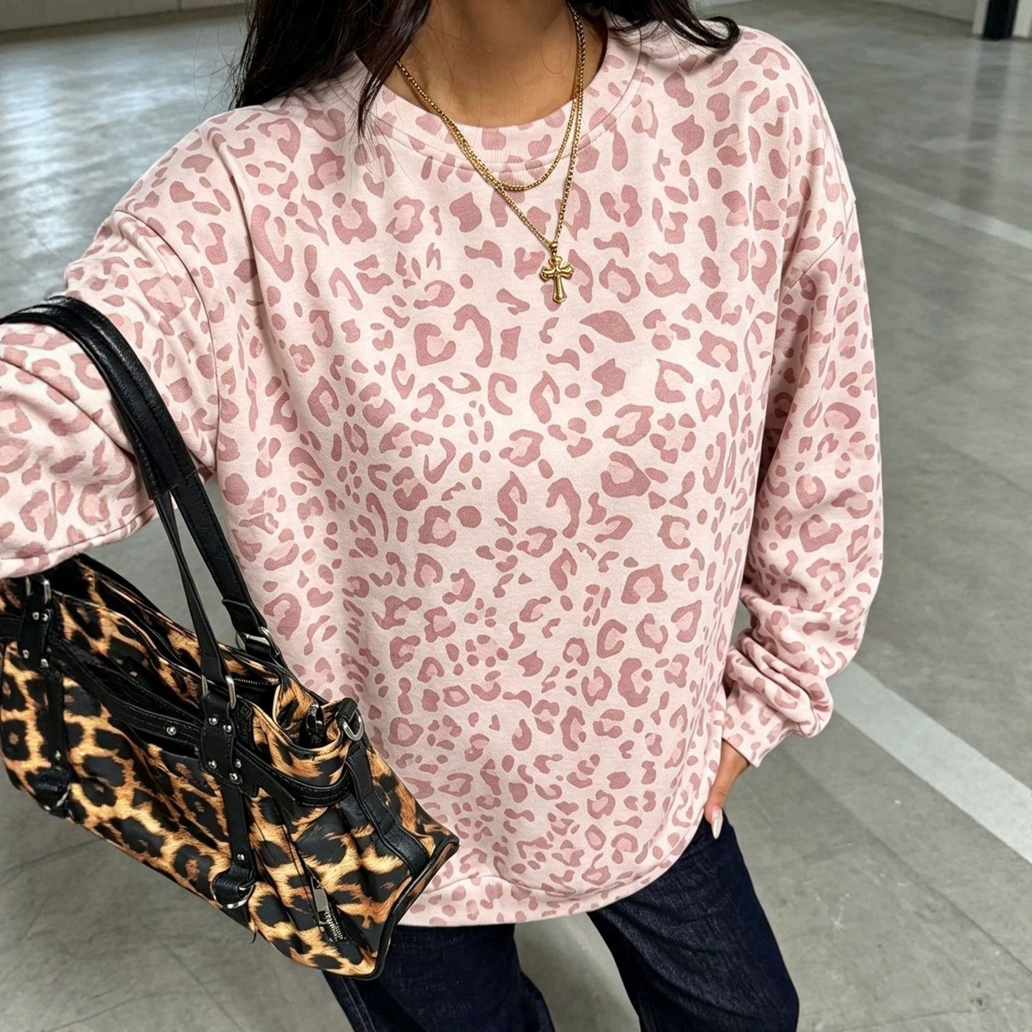 Leopard Print Graphic Oversized Casual Pullover Sweatshirt