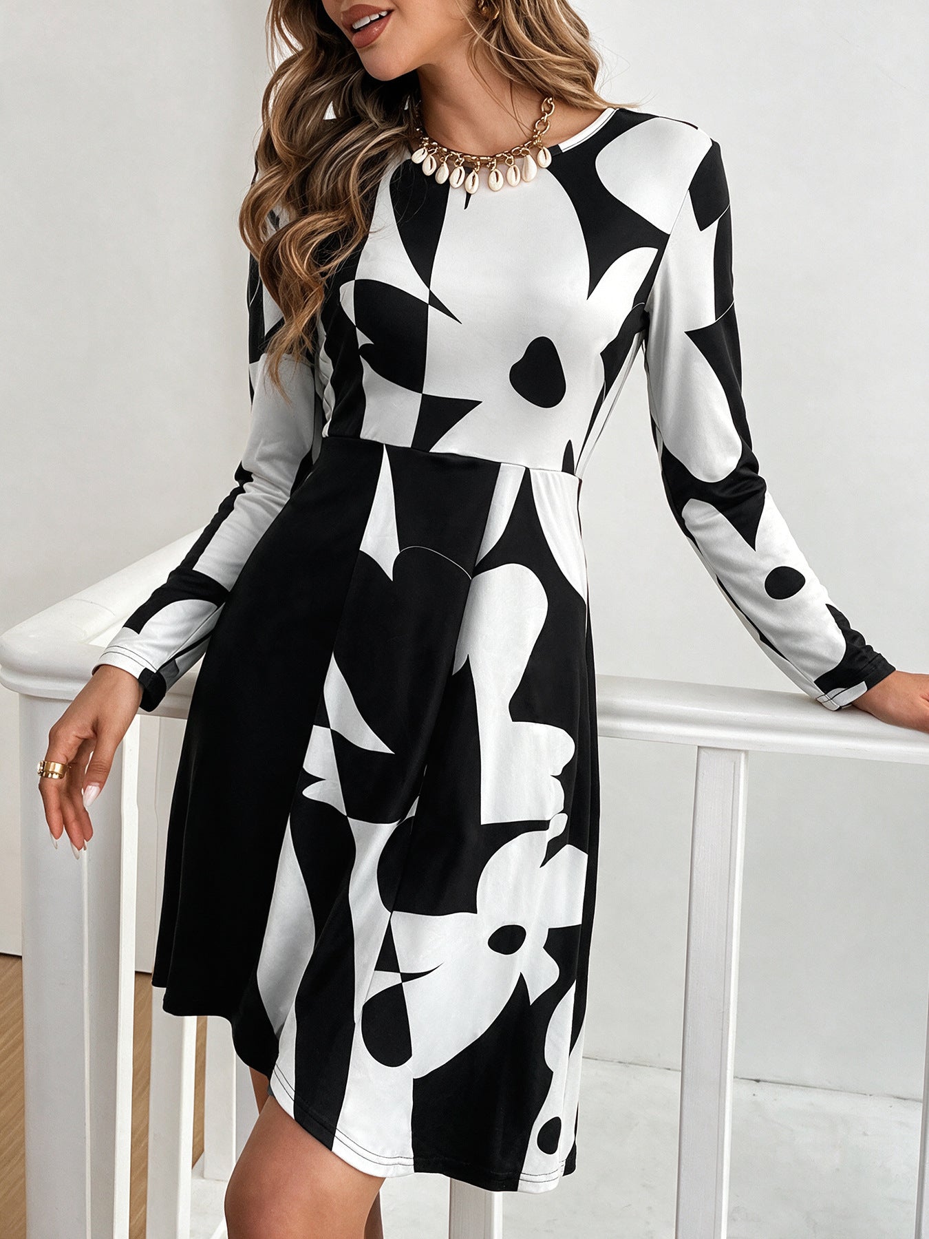 Abstract Print Long Sleeve Mini Dress Crew Neck Fit