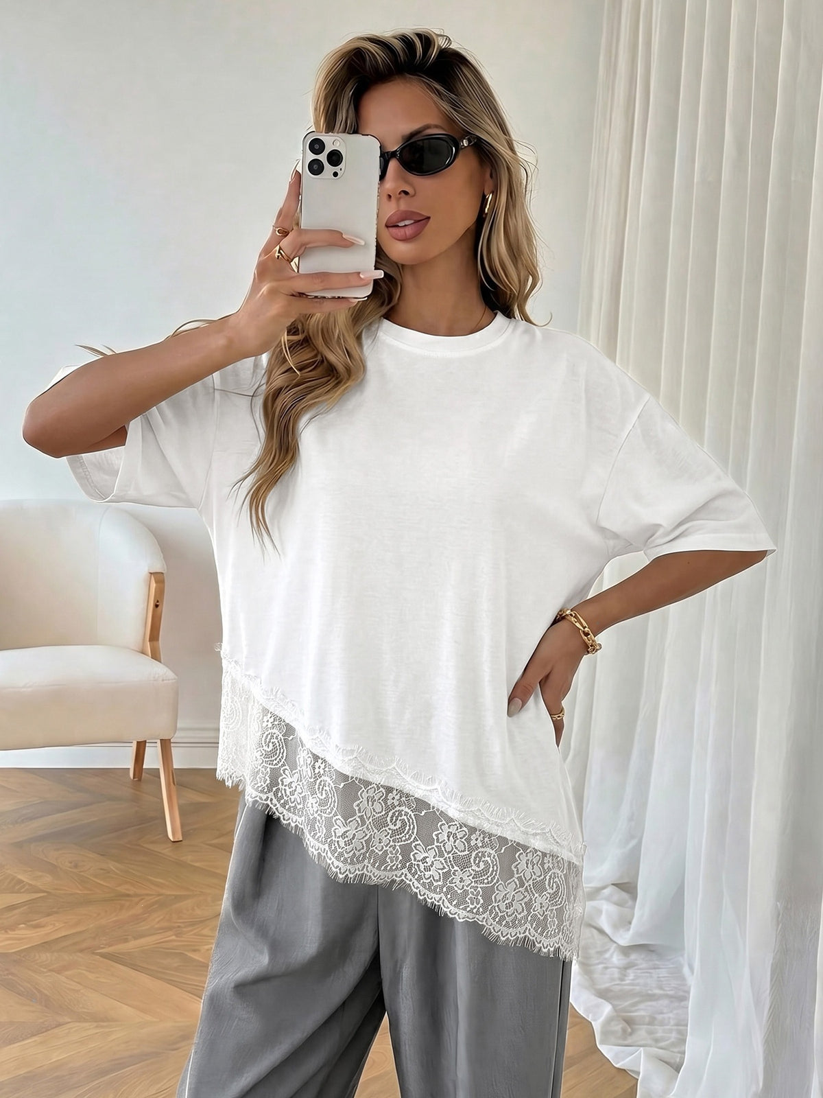 Women's White Lace Hem Loose Casual Short Sleeve Tee