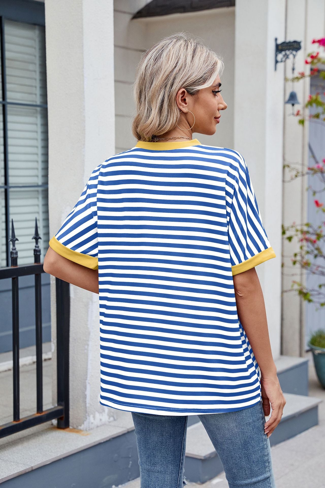 Striped Collision Round Neck Short-sleeved