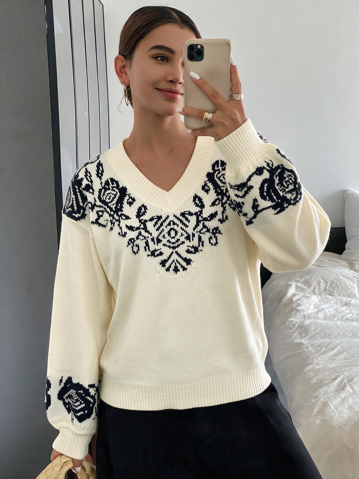 Women's Oversized V-Neck Rose Sweater Vintage Knit Pullover
