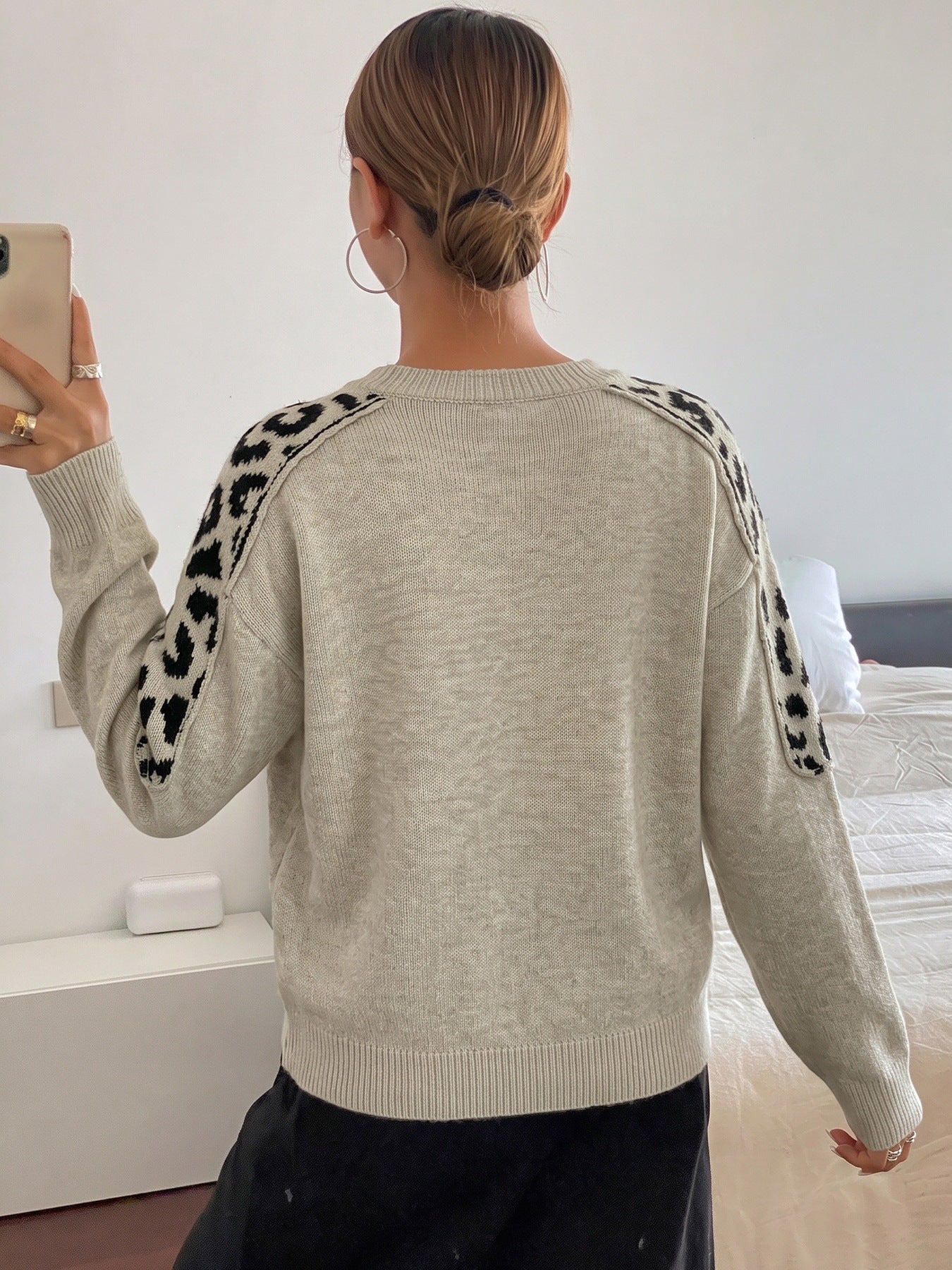 Leopard Contrast Knit Sweater Crew Neck Long Sleeve