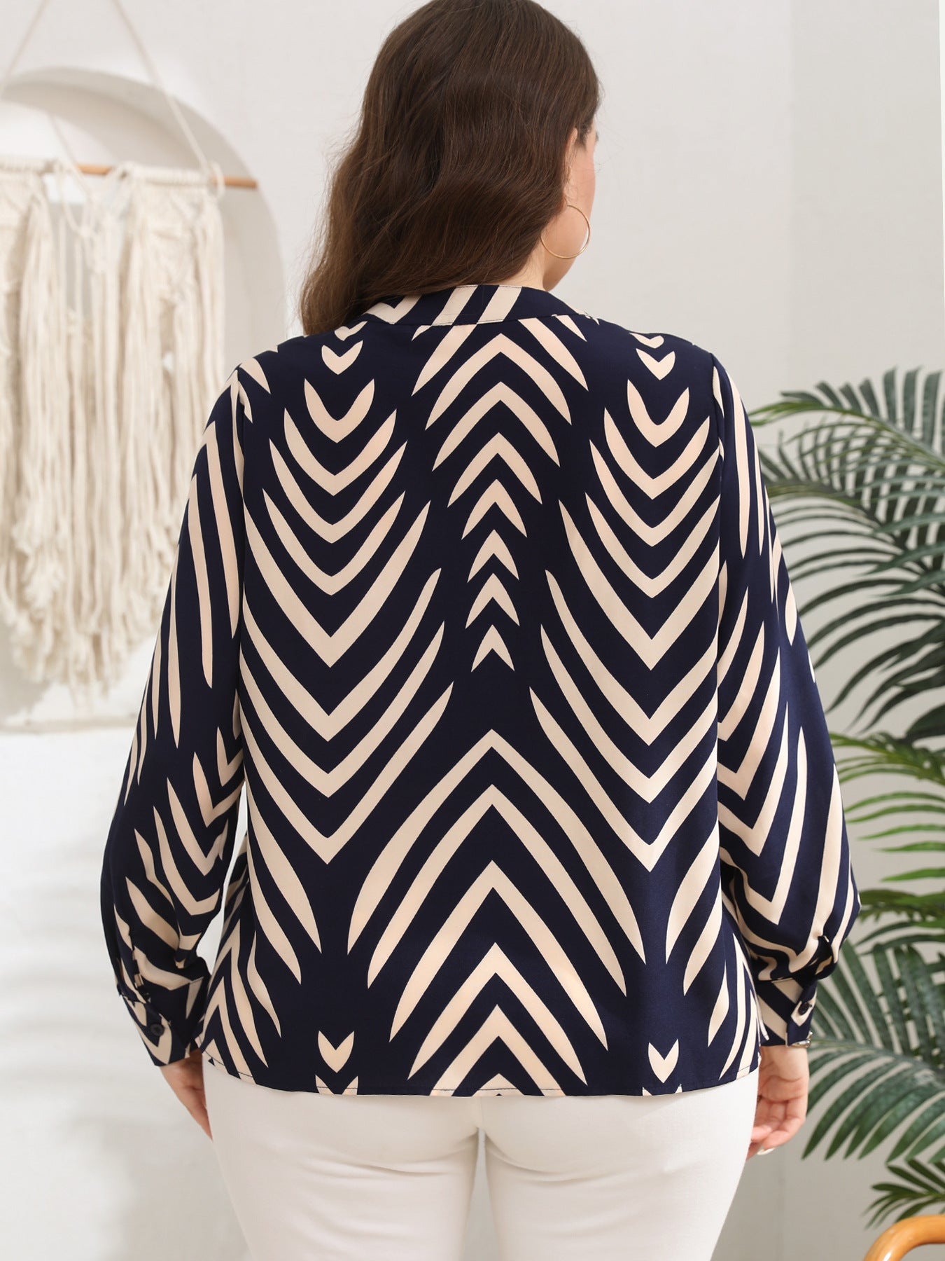 Plus Size Geometric Print Long Sleeve Blouse