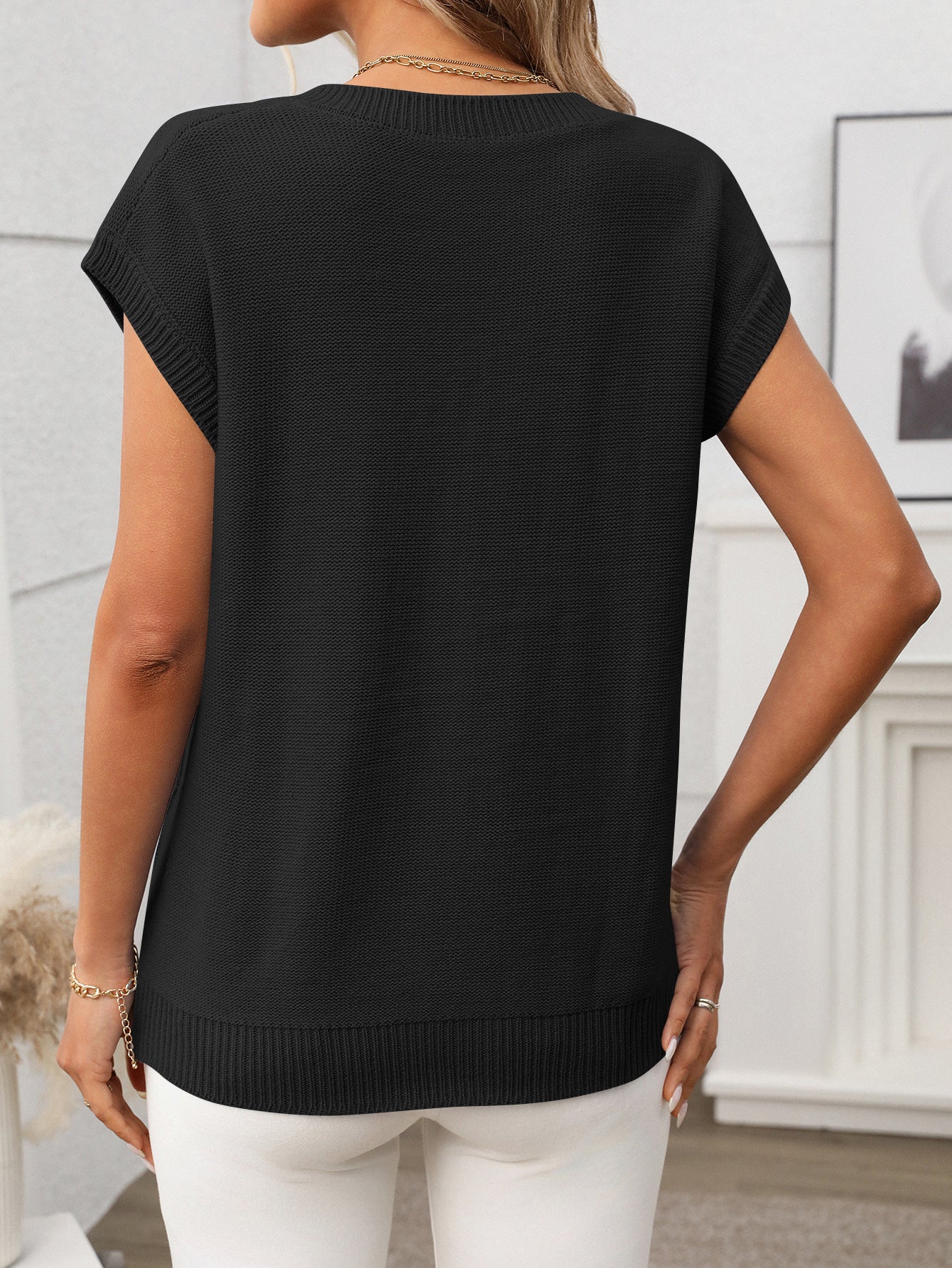 V-neck Twisted Flower Undershirt Loose Vest Sleeveless Sweater