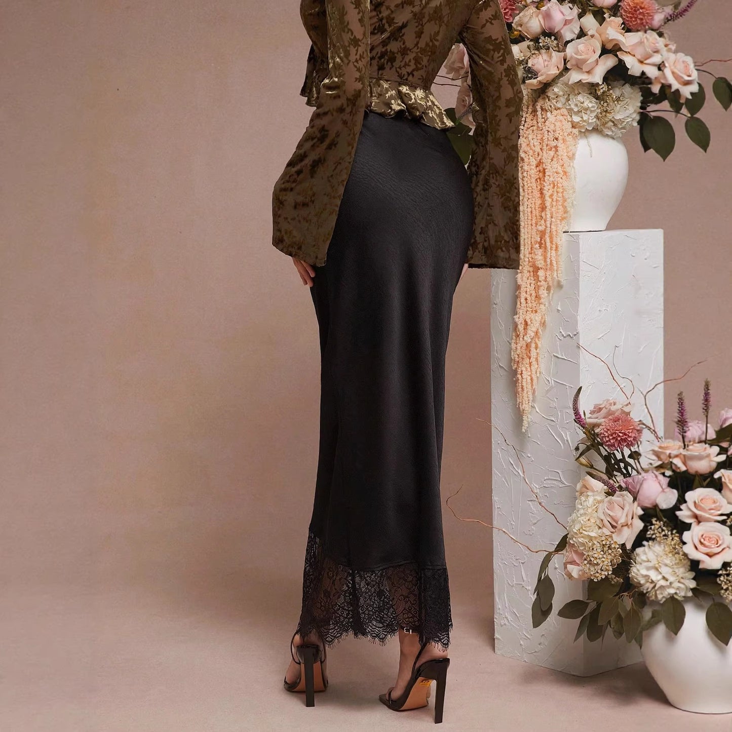 Women’s Satin Lace Trim Mermaid Midi Skirt