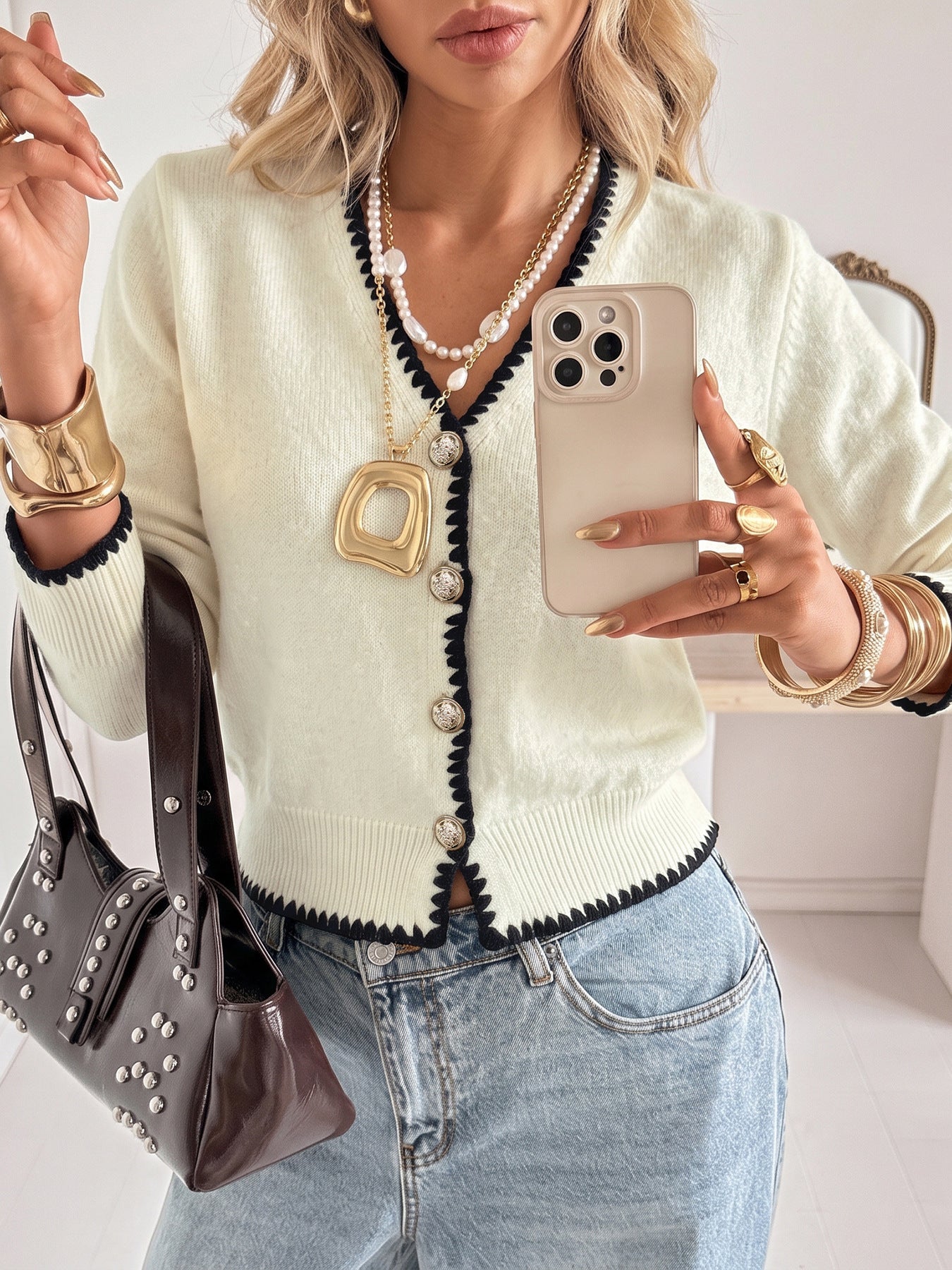 Women's Scalloped Trim V-Neck Button Knit Cardigan