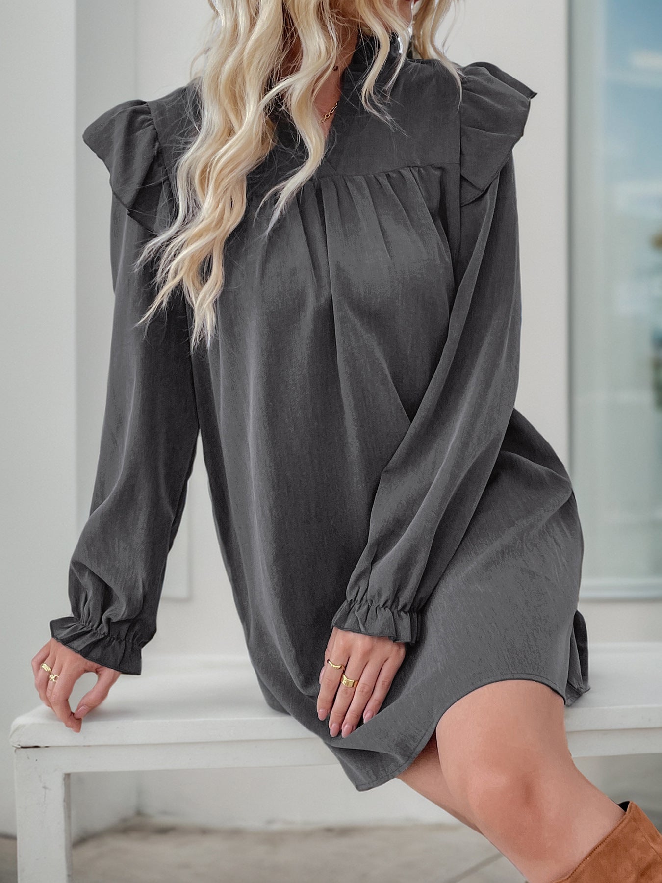 Solid Color Ruffle Edge Long-sleeved Stand-up Collar Dress